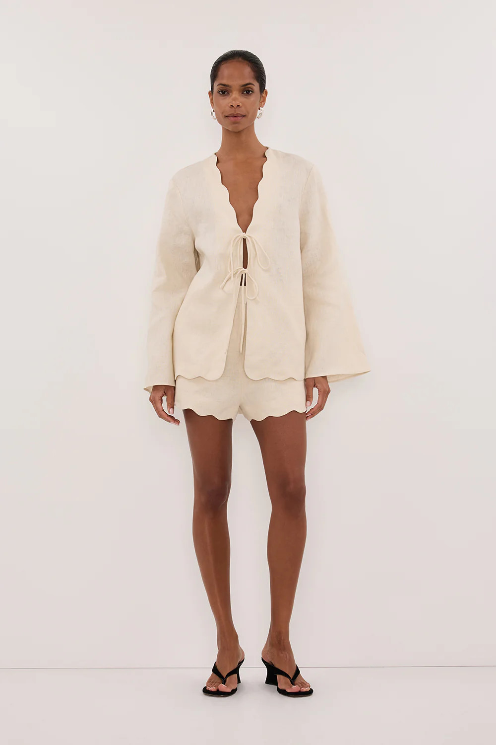 LELA SANDSTONE LINEN SHORT | DISSH