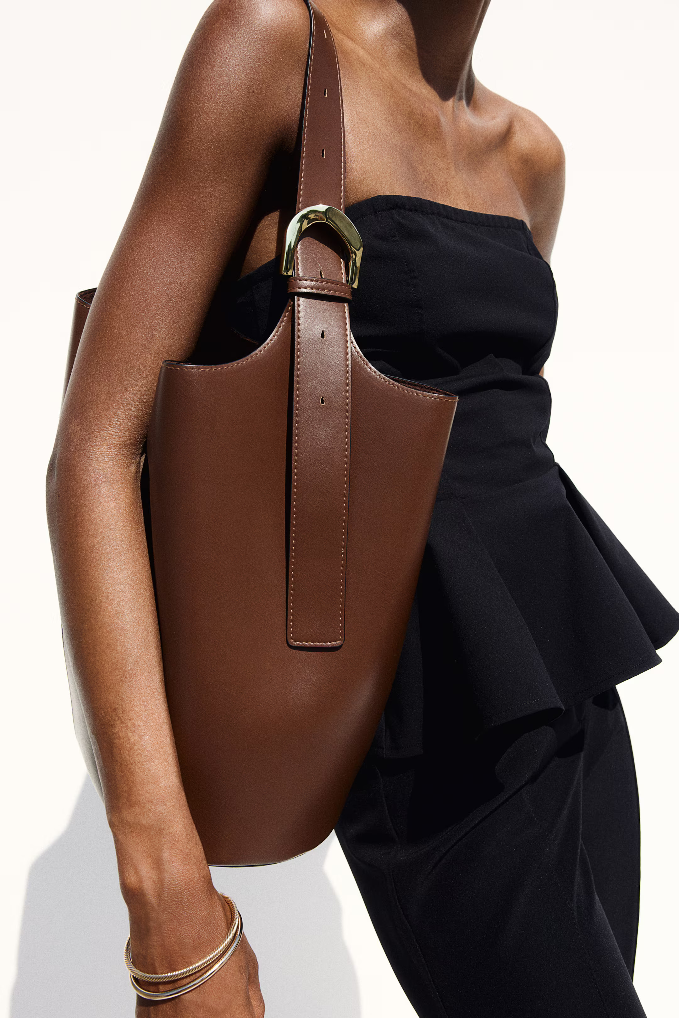 Bucket bag | H&M (UK, MY, IN, SG, PH, TW, HK)