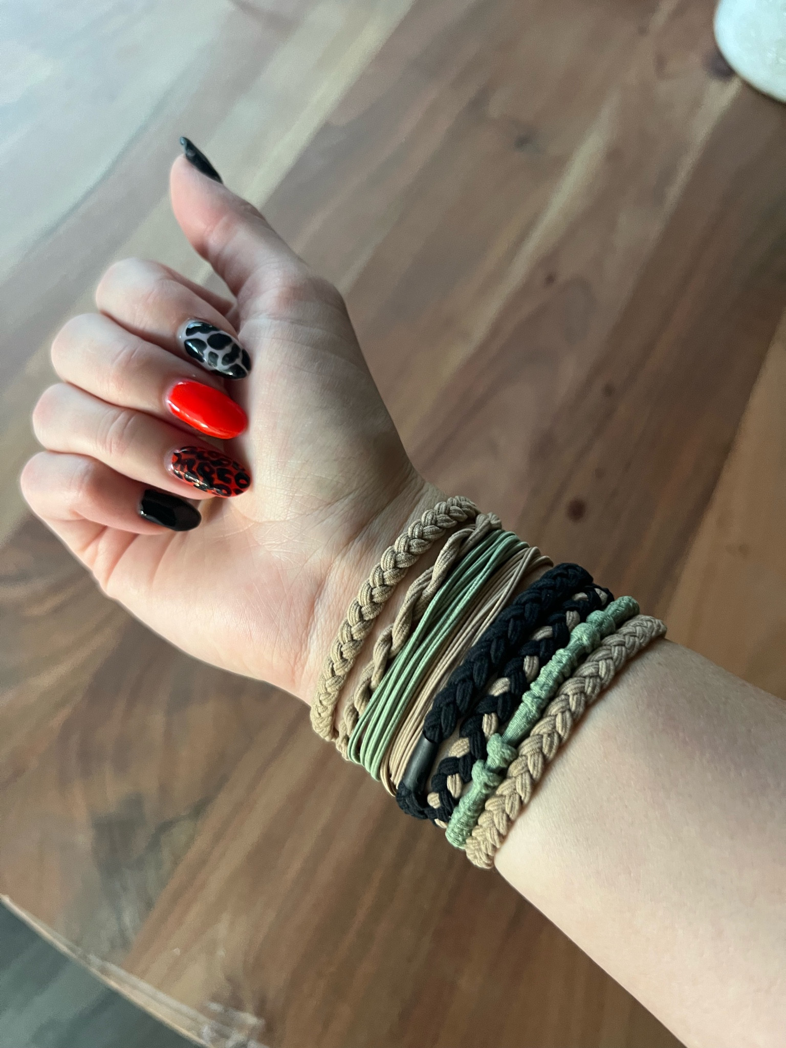 The BEST hair ties! They make my ponytails look so much cuter and they look cute as a bracelet 🌟