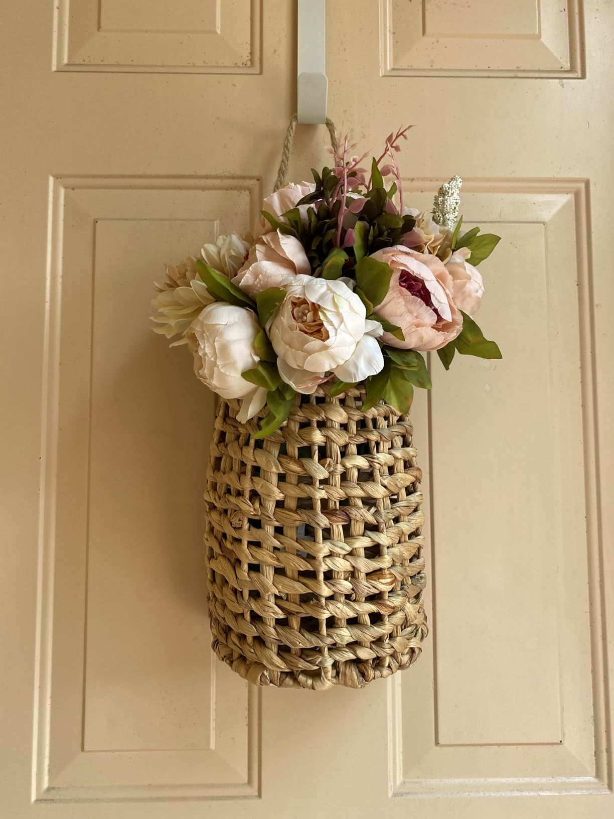 Hiceeden Woven Front Door Basket, Water Hyacinth Hanging Wall Flower Basket, Wall Decor Boho Deco... | Amazon (US)