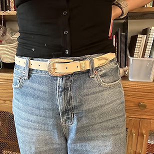 SUOSDEY Western Skinny Leather Belt for Women Cowgirl Cowboy Carving Buckle Waist Belt for Jeans ... | Amazon (US)