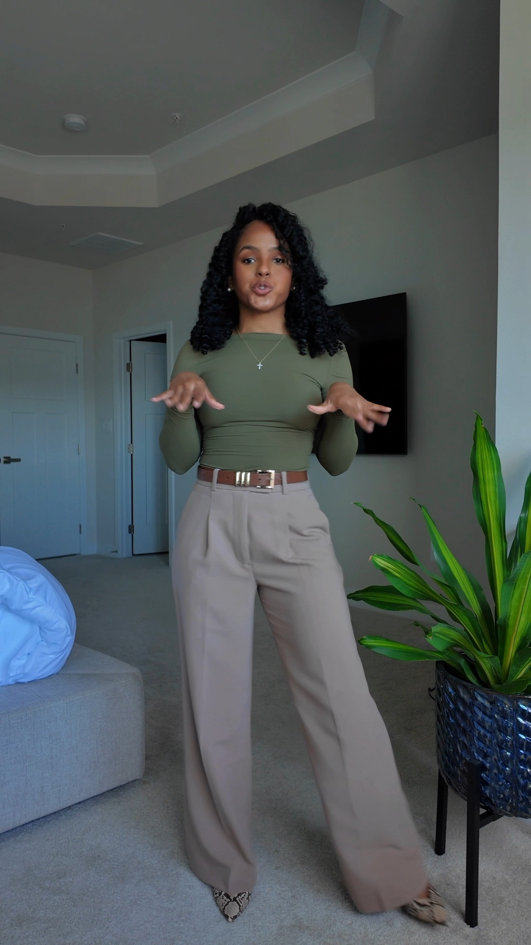 Simple business casual 🥰
Top: XS
Bottoms: Taupe Gray size 25R 
The belt isn’t the exact but I found one close on Amazon

For reference I’m 5’2 and wearing 3.5 in heels 🥰


#LTKStyleTip #LTKFindsUnder50 #LTKWorkwear
