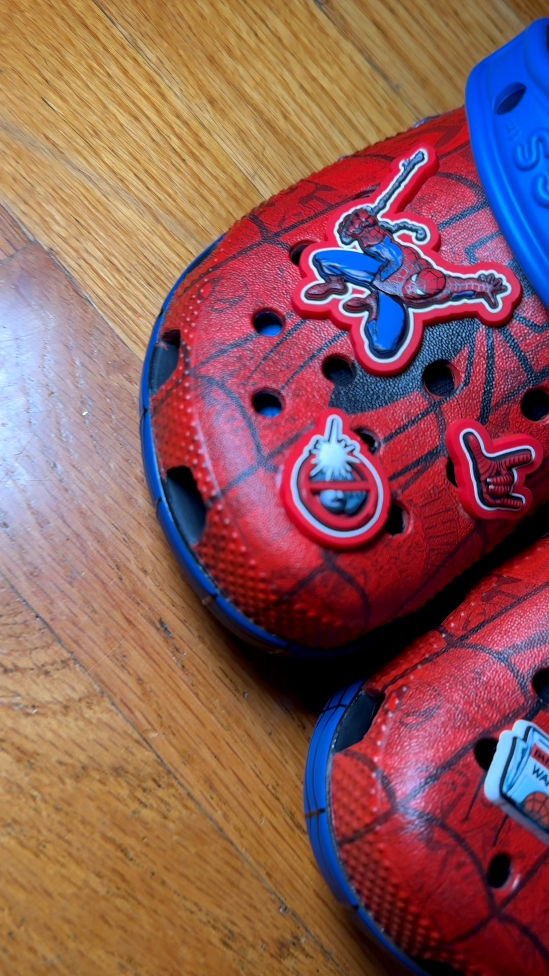 Kids spider man crocs

#LTKGiftGuide