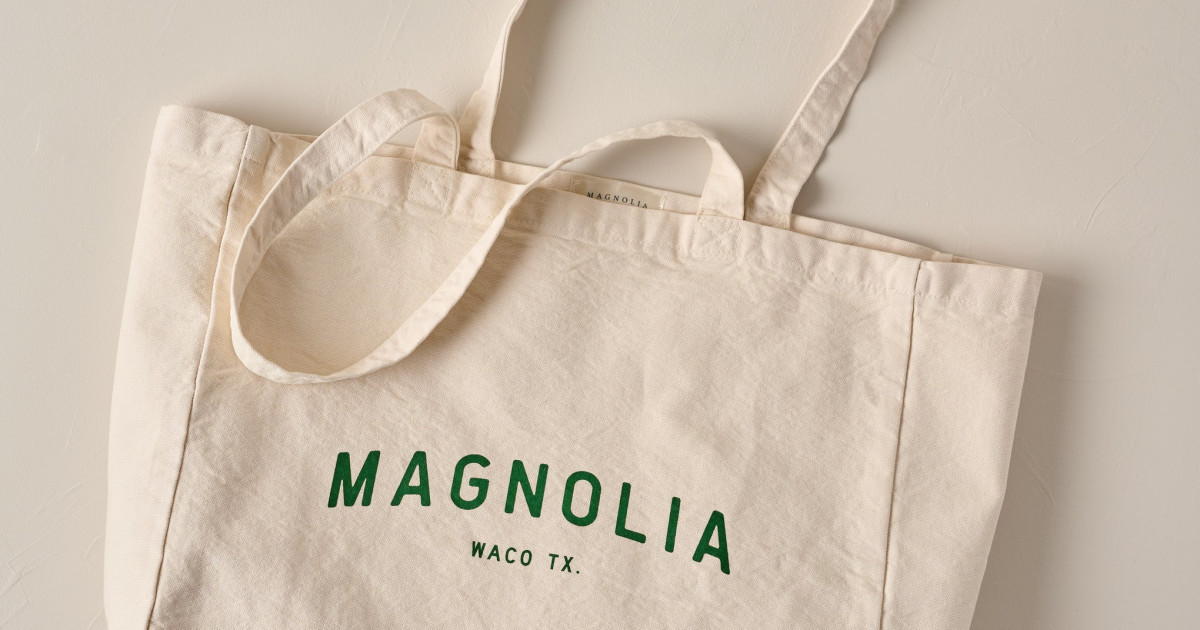 Magnolia Arched Natural Tote | Magnolia