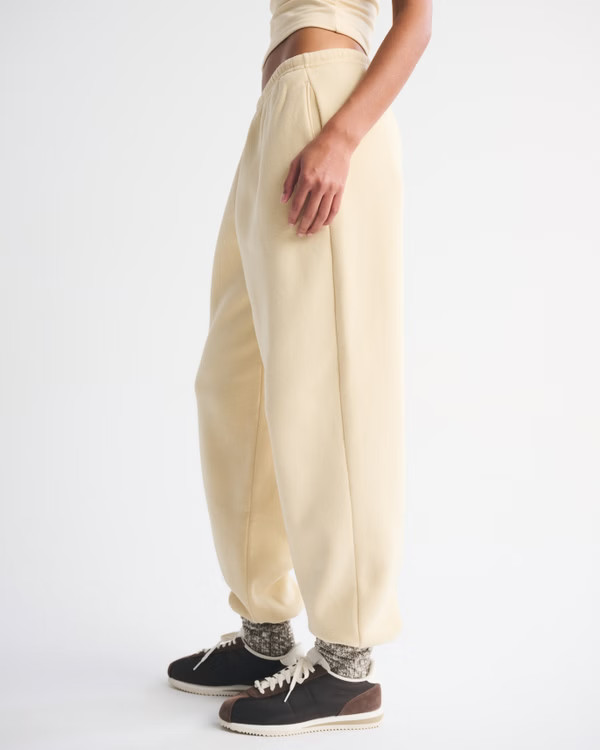 High Rise Sunday Baggy Sweatpant | Abercrombie & Fitch (US)