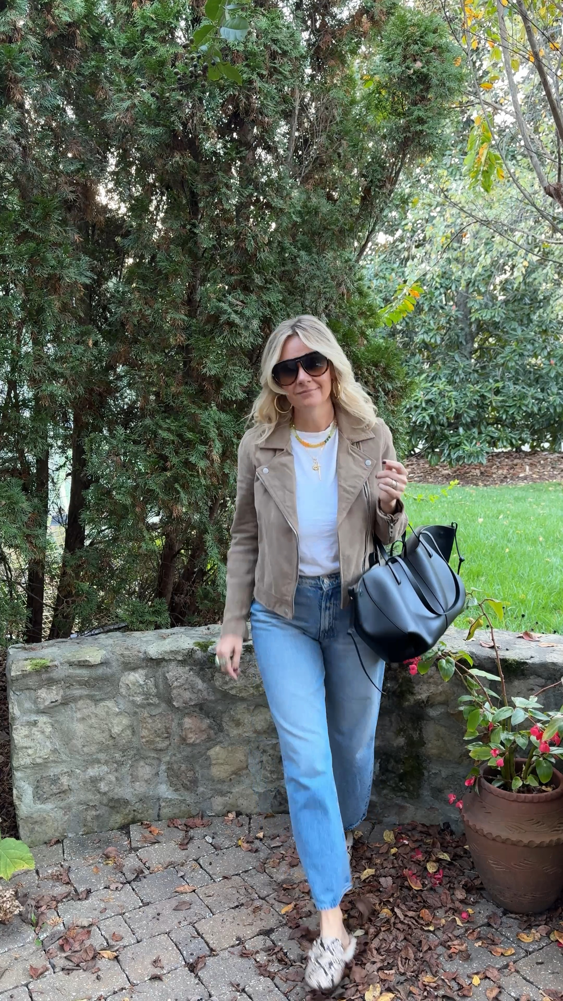 Winter Outfit

The suede jacket brings a touch of texture to this look…. And the snakeskin shoes bring some fun pattern! #OOTD #StylingTips #PersonalStyling #effortlesstyle #WinterFashion #personalstylist #nashvillestylist #StyleOver40 #LTKVideo

#LTKWatchNow #LTKStyleTip #LTKShoeCrush