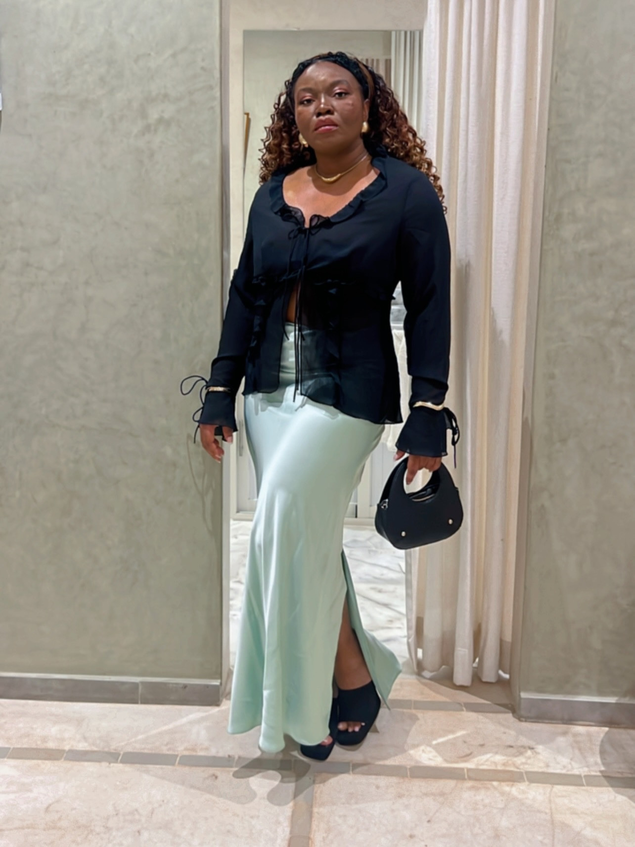 You can’t have enough of 1 photo can you? 

#cleanoutfits #minimalstyle #transitionaloutfit #transitionaloutfits #ukcontentcreator #manchesterbloggers #manchesterblogger #ukfashionblogger #neutralfashion #neutralootd #oversizedoutfit #womenootd #streetwearde #britishstyle #outfitideasforyou #wearingtoday #outfitdump #casualoutfitideas #casualoutfitsdaily #casualoutfitsdaily No #contemporaryfashion #minimalistoutfit

#LTKuk #LTKAprilSpotlight #LTKAroundTheWorld