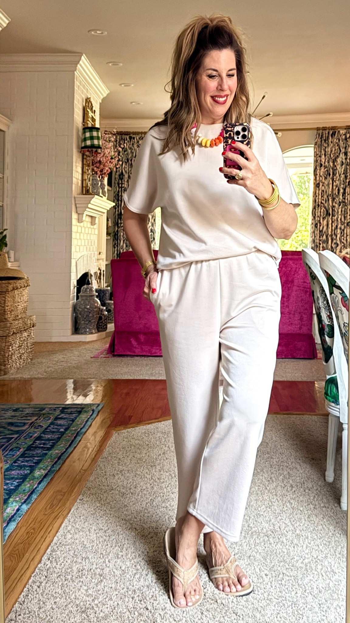 Super comfy Amazon set! Love the curved split hem, slight bay wing sleeve, pockets, and variety of colors. Butter soft!

#LTKootd #LTKmomlife #LTKOver40