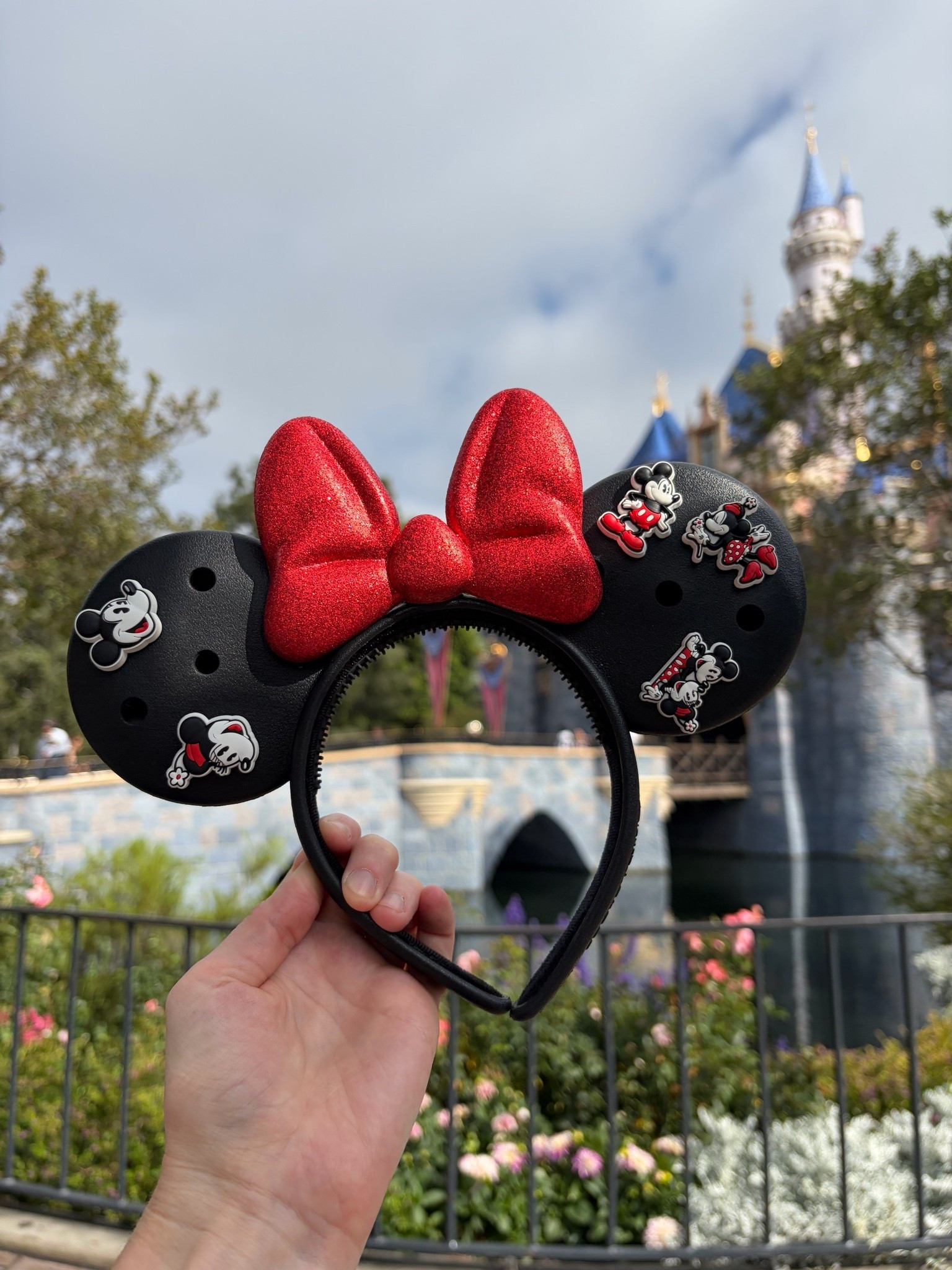 @crocs Minnie ears I wore to Disneyland! I love that you can customize the jibbitz. I put Mickey & Minnie ones in mine 🐭🎀

#LTKootd #LTKSeasonal #LTKTravel