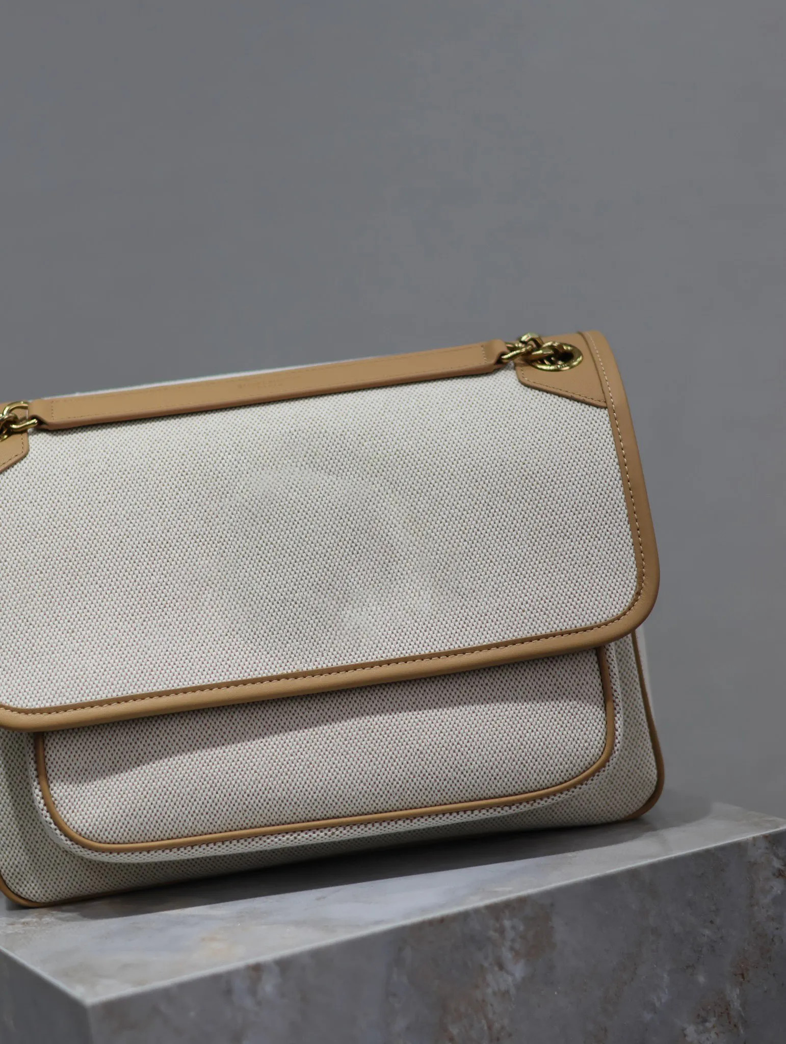 Designer Women's Shoulder Bag - Elegant Handbag for Everyday Use | DHGate