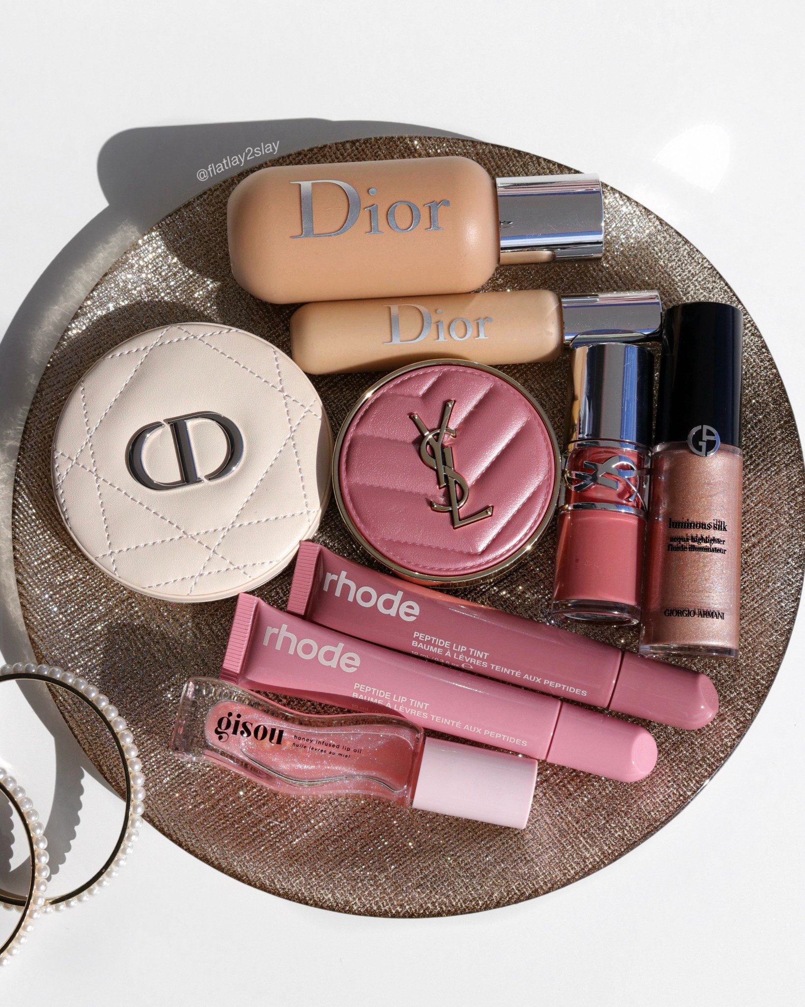 Girly pretty pink makeup favorites 🎀💖🌸👌🏻🔝🤭 What products on your vanity are your everyday essentials? ✨🪞🦢 

🎀 @yslbeauty make me blush powder blush
💖 YSL beauty loveshine plumping lip oil gloss
🌸 @rhode peptide lip tint
✨ rhode peptide pocket blush
🎀 @gisou honey infused lip oil
🧸 @diorbeauty backstage face & body foundation in 2.5N and concealer in 2W
🤎 Dior forever bronzer in 06

Everything is linked in my bio 🎀

*some are pr gifted/links are affiliated

#prettymakeup #pinkmakeup #vanitymakeup #michaelkorsbag #diorbeauty #rhode #gisou #yslbeauty #pinkaesthetic #softgirlmakeup #luxurymakeup 

#LTKGiftGuide #LTKHoliday #LTKBeauty