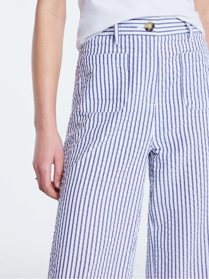 Free Assembly Women's High Rise Cropped Patch Pocket Seersucker Pants, 26" Inseam, Sizes XS-XXL | Walmart (US)