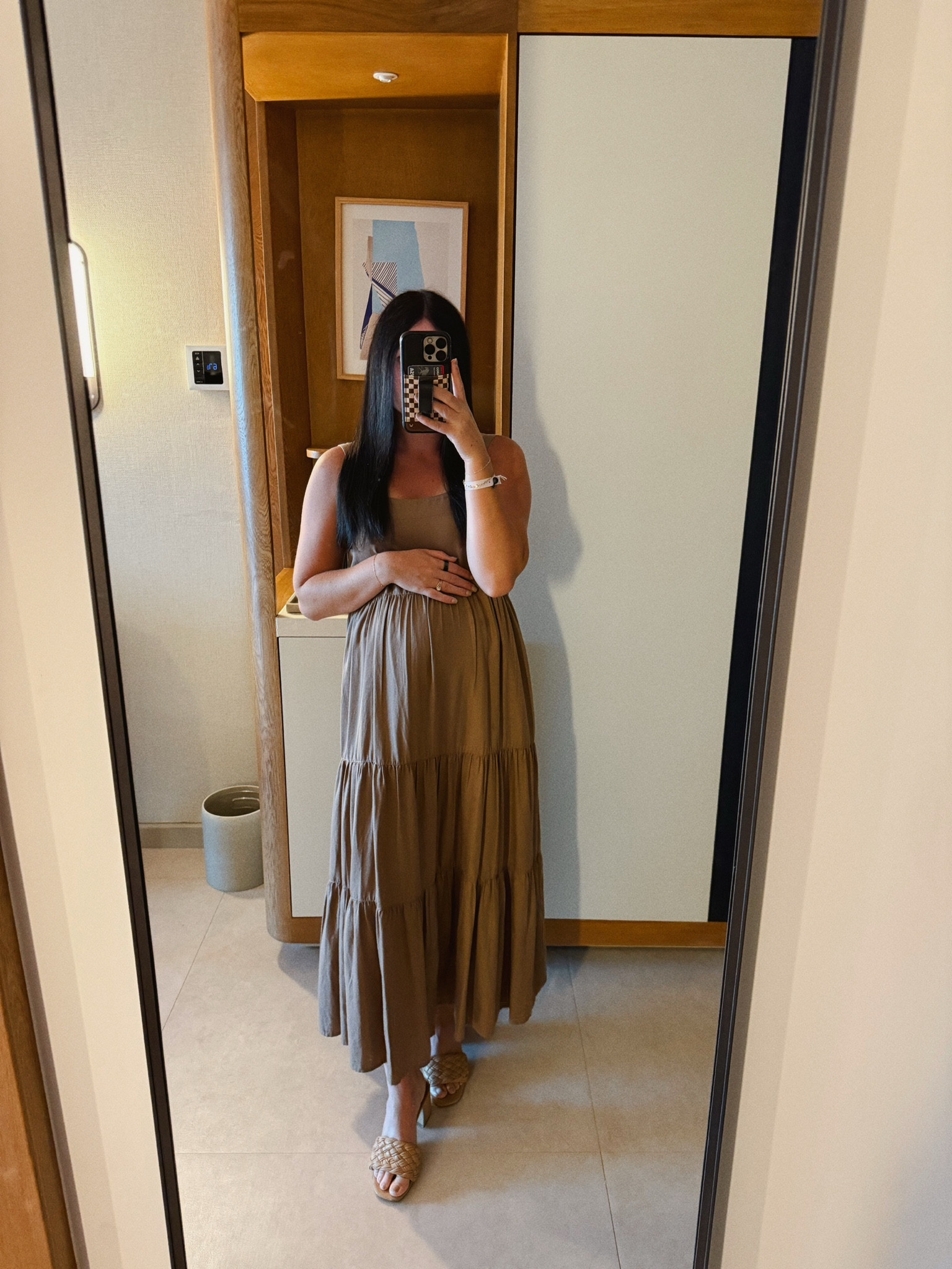 Another night another dress for the bump friendly! 