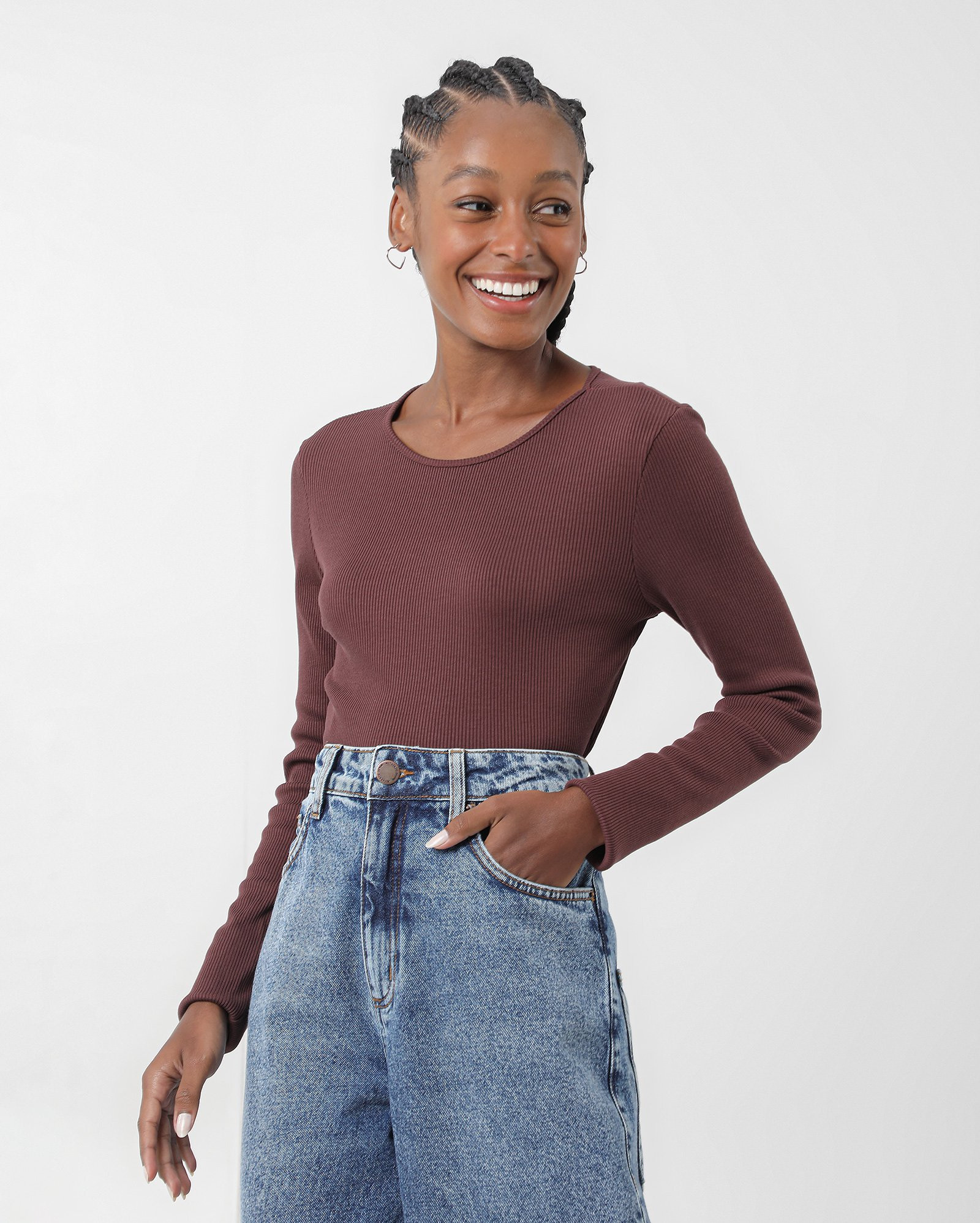 Camiseta feminina em malha canelada - Marrom |  Pool Basics by Riachuelo | Riachuelo (BR)