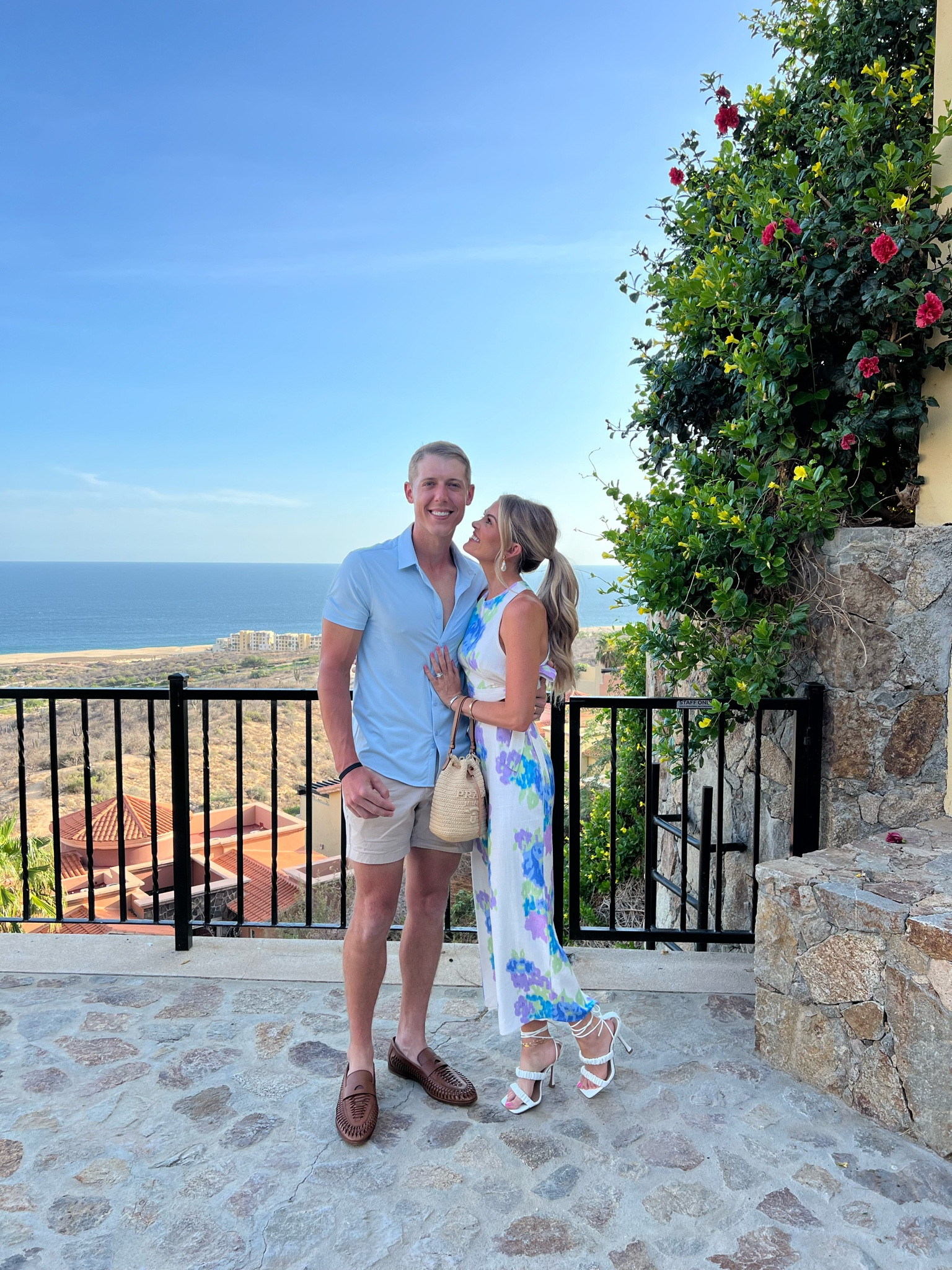 This view was everything in Cabo! Linking up my matching set so perfect for a tropical vacation! (wearing size XS in top and skirt)

Cabo outfit, vacation style, matching sets, floral set 

#LTKFindsUnder100 #LTKTravel #LTKSeasonal