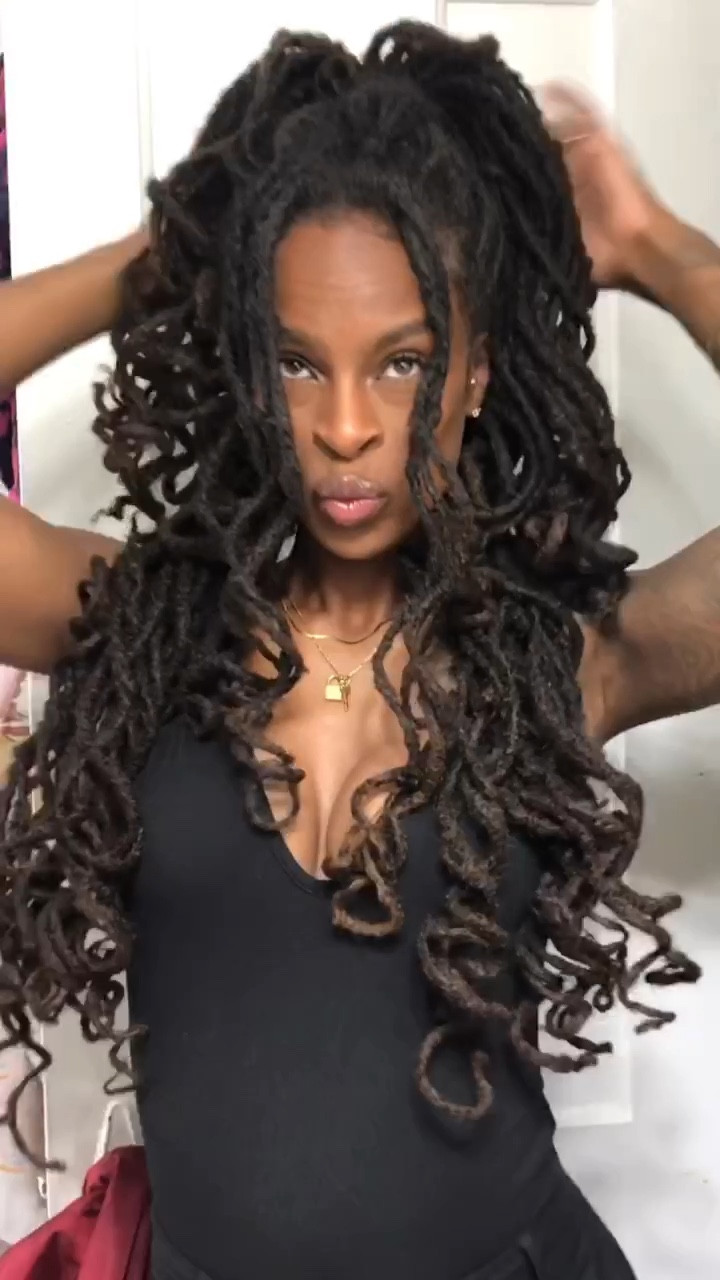 Flexirod curls: seperated or clumped? 

#LTKStyleTip #LTKU #LTKVideo