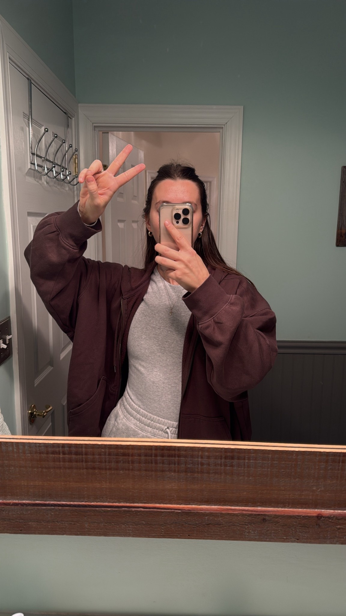 Travel fit! 🚗 wearing small in top and sweat pants, XL is sweatshirt