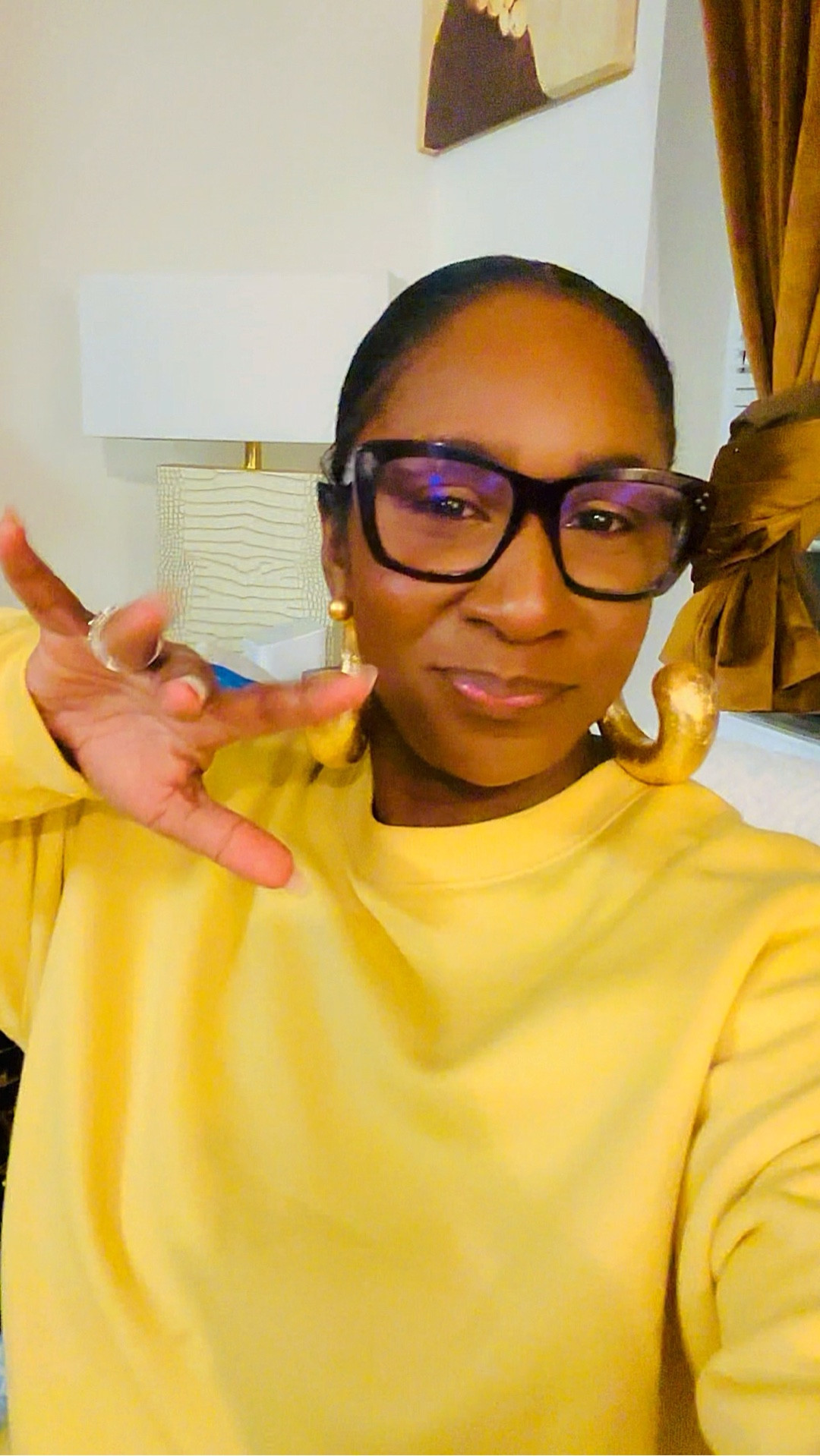 F is for Fall, Fashion & Friends: Cozy Edition. A time was had!!! 

WHO: Beautiful Women
WHAT: Sweatsuits & Hoops
WHERE: Someolace, Connecticut 
WHEN: The Other Night 
WHY: Friendsgiving
#GirlsNightIn #Friendsgiving #CozyFashionInspo #ButterYellow #ComfyAndCute




#LTKSeasonal #LTKHoliday #LTKootd