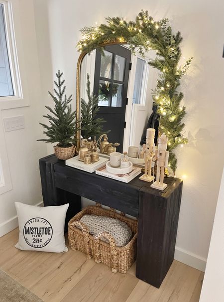 HOLIDAY / console table Christmas styling!

Entry
Home decor
Mirror
Amazon
Target

#LTKfindsunder50 #LTKHoliday #LTKhome