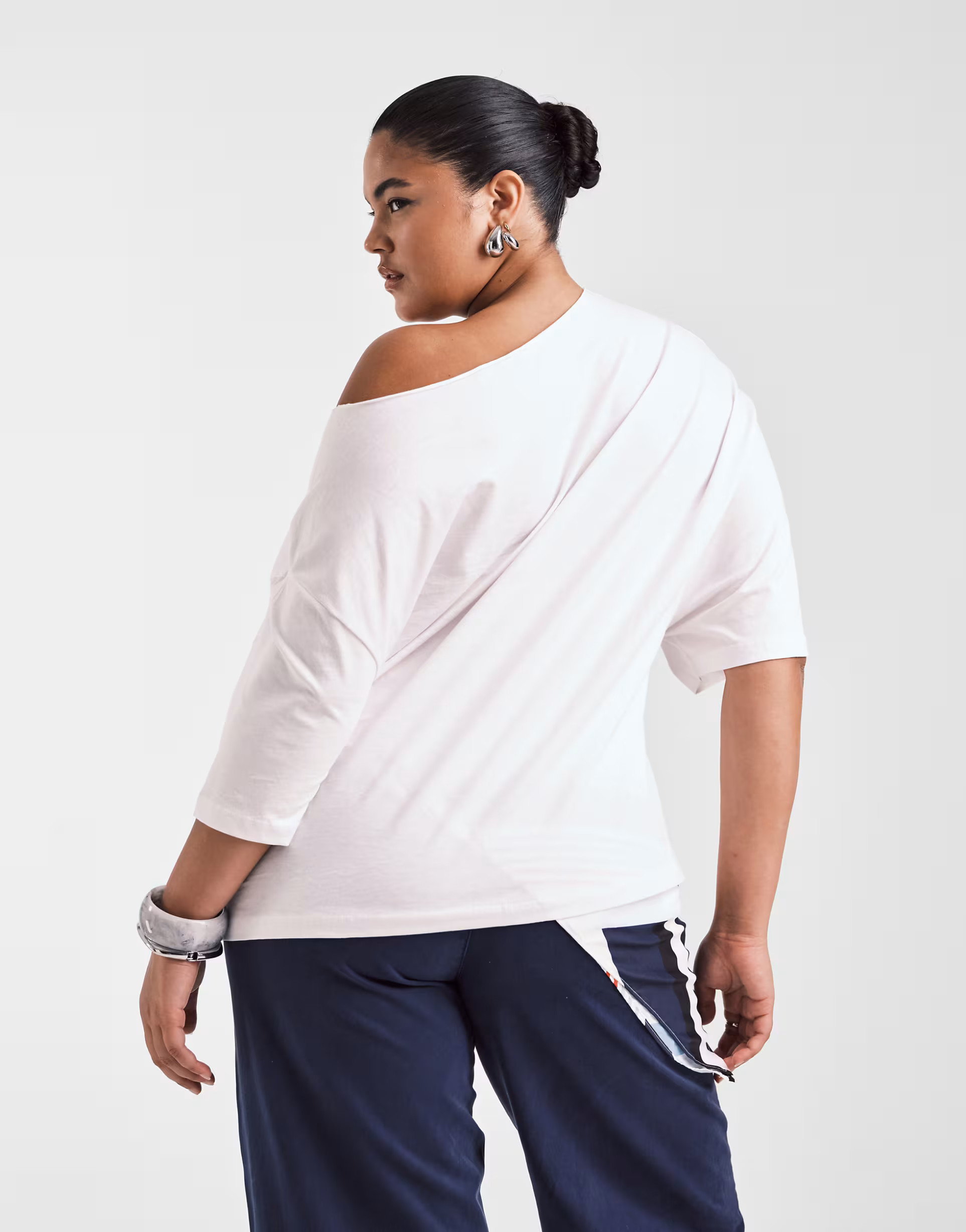 ASOS DESIGN Curve slouchy off shoulder oversized tee in white | ASOS (Global)