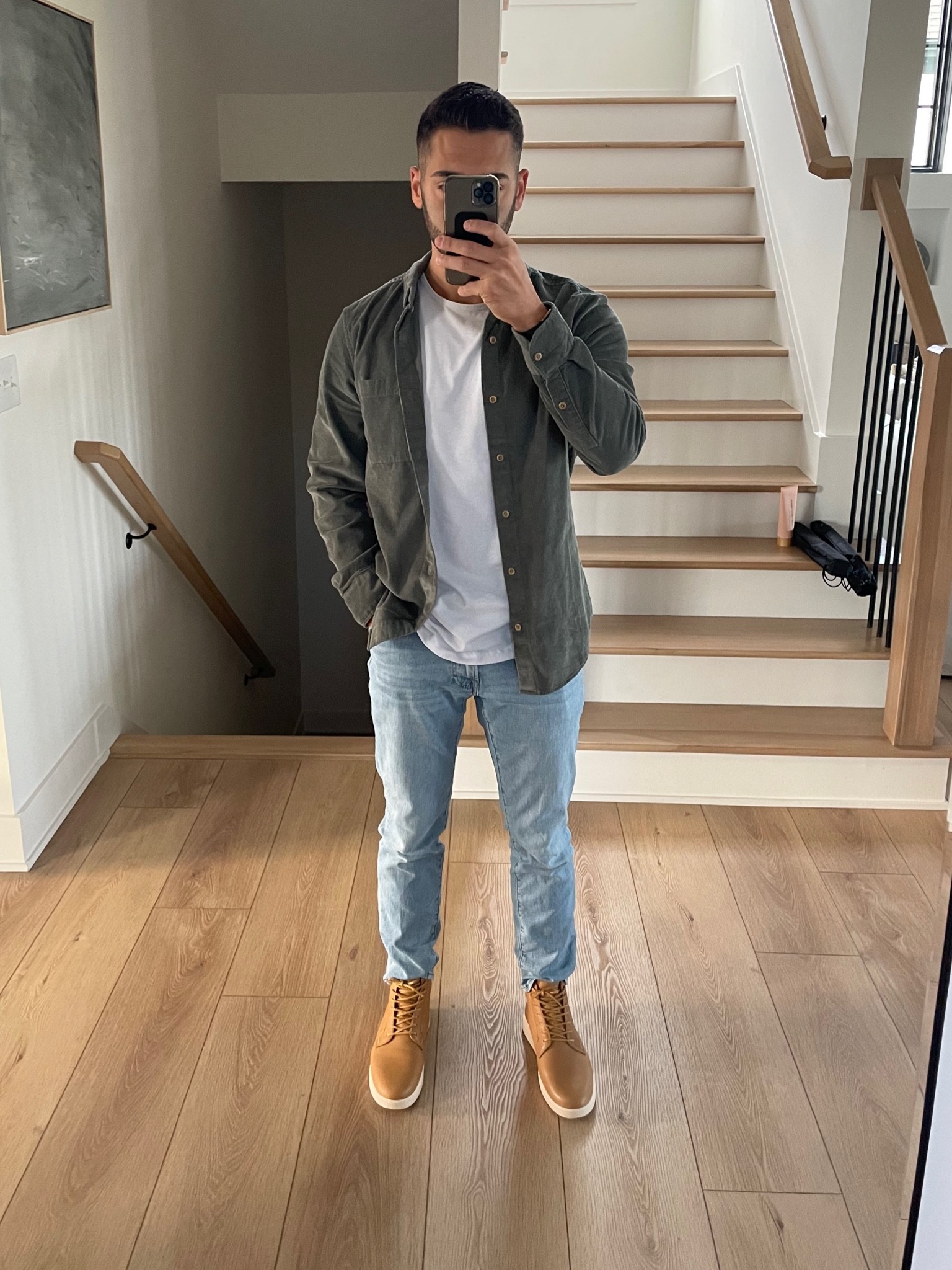 Medium in tshirt, medium in button up, 30x30 in jeans and shoes are TTS! 