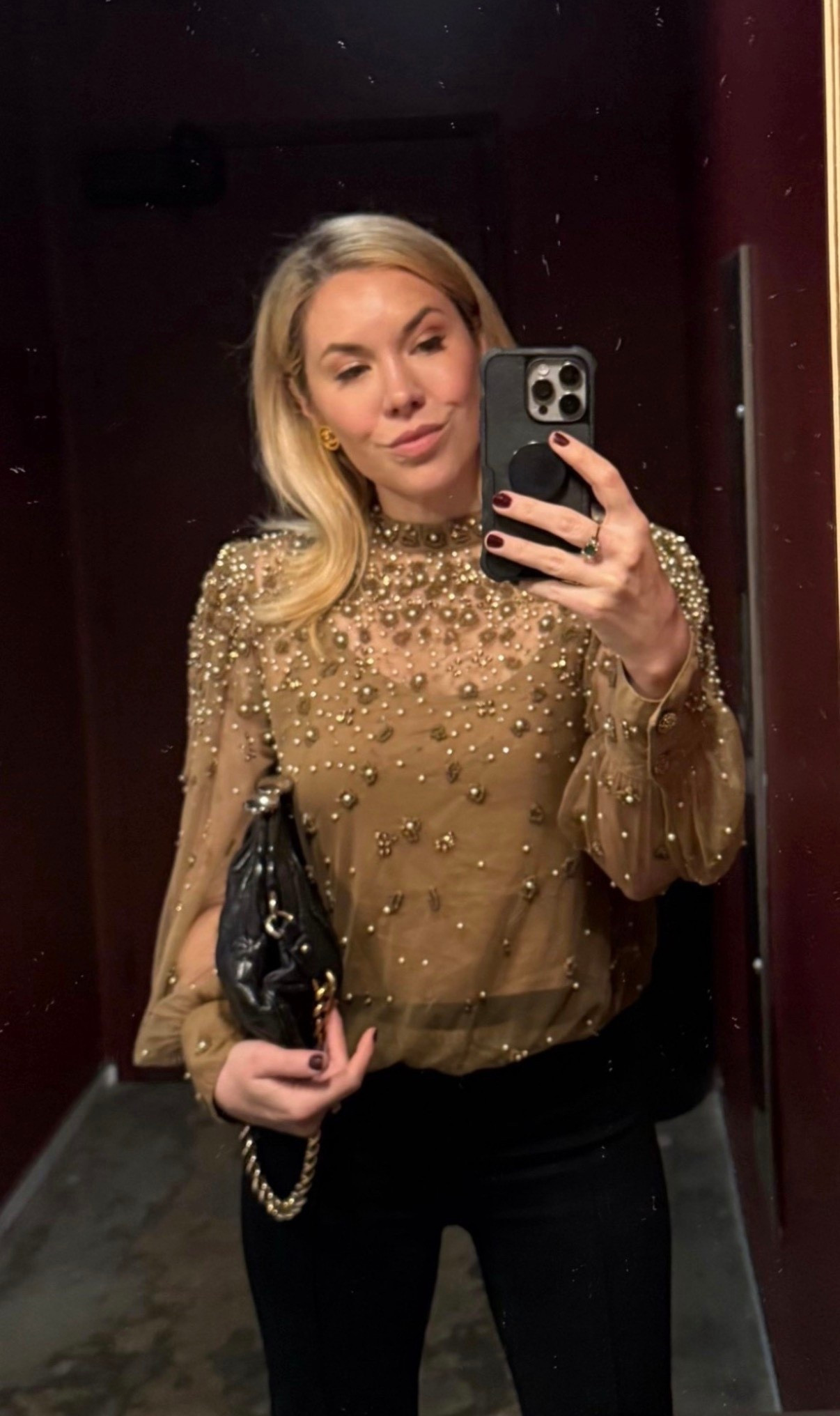 How gorgeous is this top?!
And these pants are soooo flattering!

#LTKSeasonal