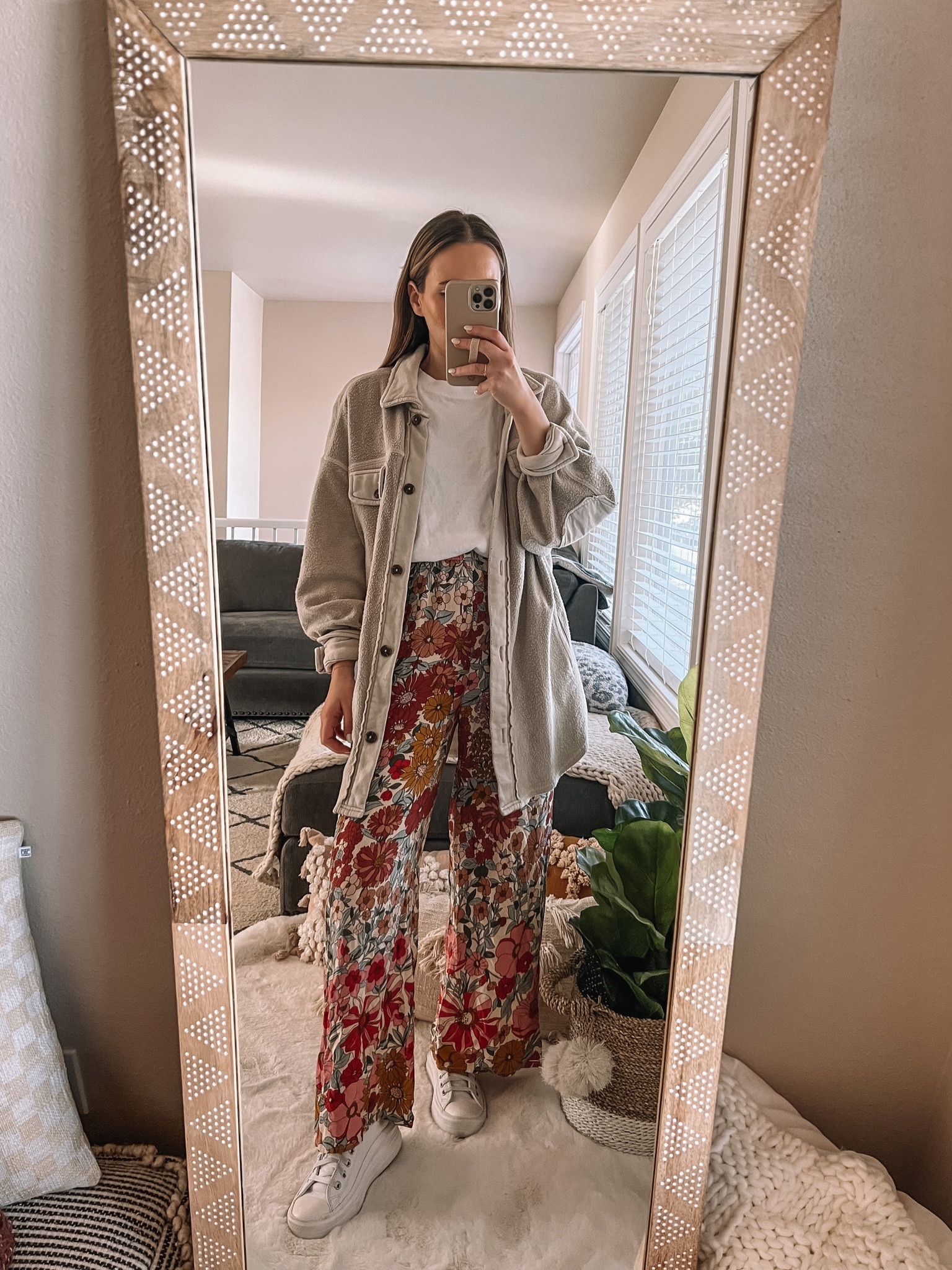 Classroom outfit inspo🍎 wearing a xs shacket, small tee and small pants 

#LTKstyletip