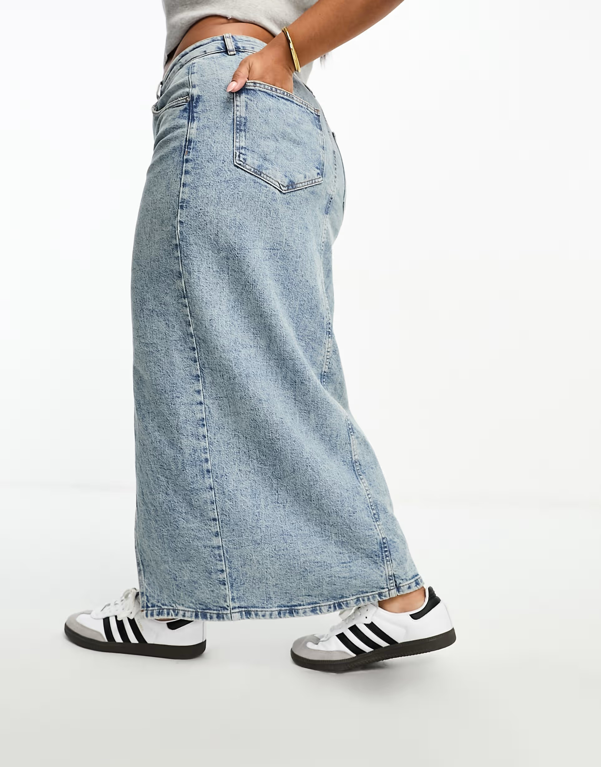 ASOS DESIGN Curve denim midi skirt with split hem in midwash | ASOS (Global)