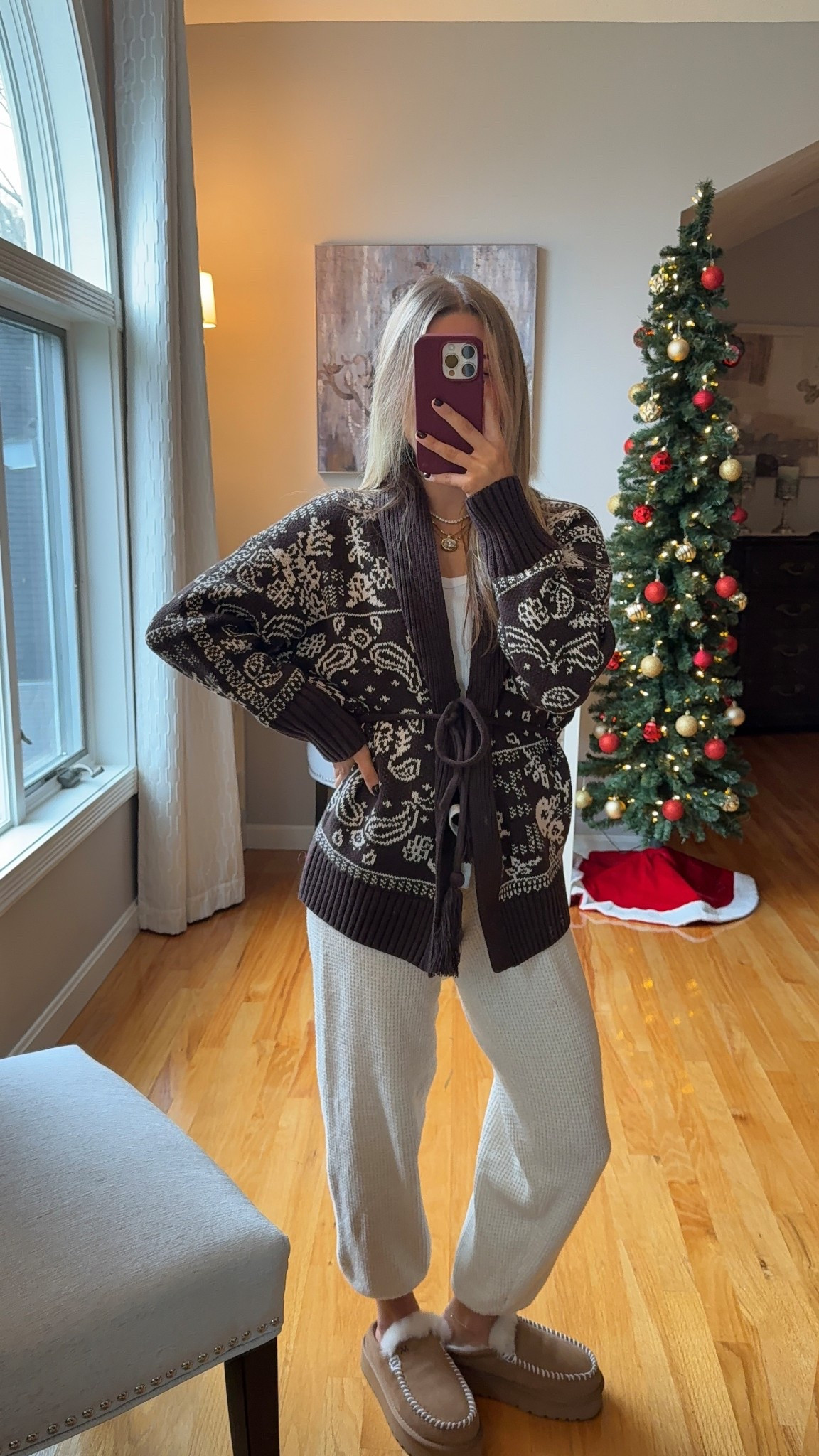 been living in this cardigan! 

wearing a xs in the cardigan, xs in tank, joggers are old Aerie so I linked similar ones ( honestly they might be the same ones) 

#LTKootd #LTKSeasonal #LTKU