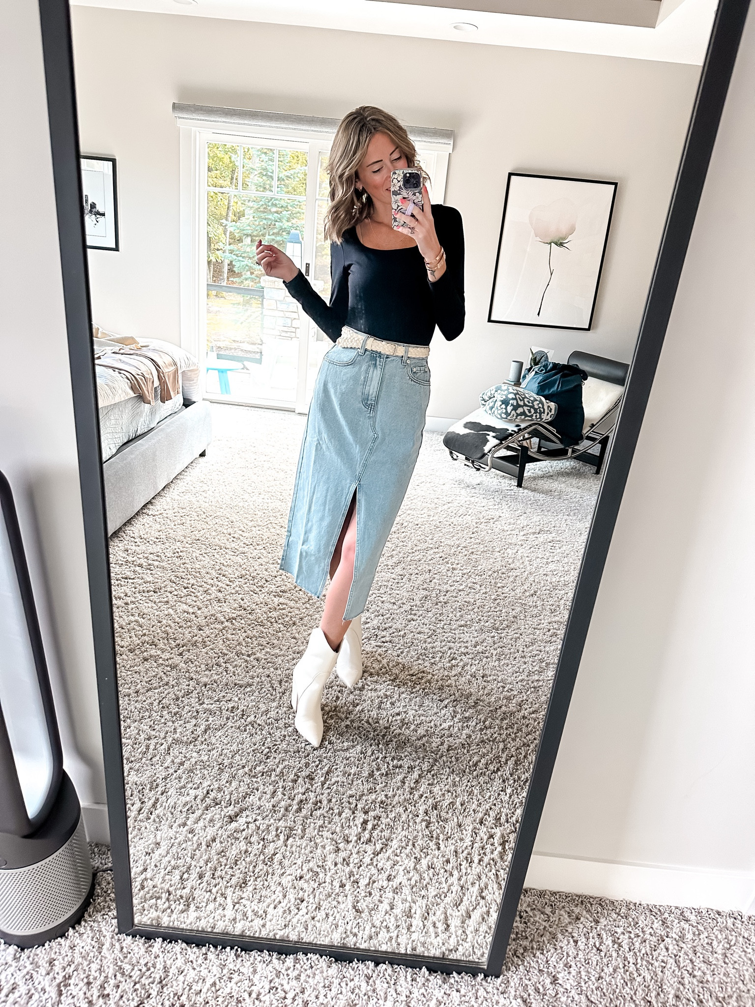 Fall outfit ideas from Red dress boutique #rdbabe
Denim midi skirt with slit paired with white ankle boots for a 90s vibe 