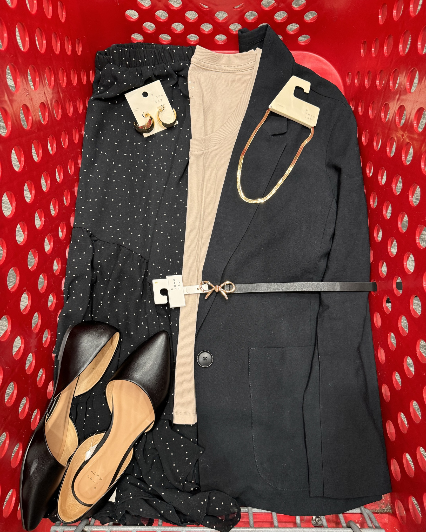 Stylish and chic workwear for the office, the classroom, or wherever you work! 

Workwear, work outfit, teacher outfit, office wear, office outfit, back to school.

#LTKStyleTip #LTKFindsUnder50 #LTKWorkwear