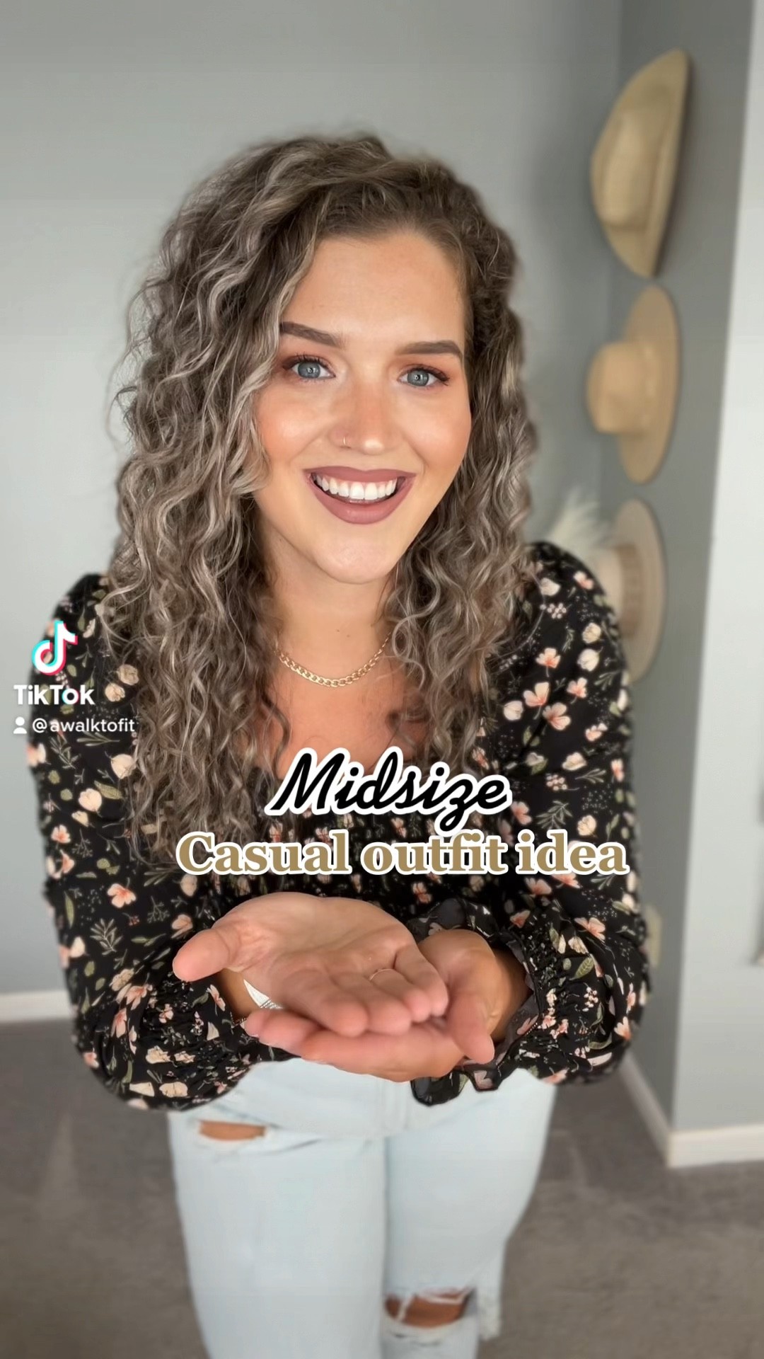 Casual Fall date night outfit idea 💐🖤
Top - Size L
Jeans - Size 12 
#affordablefashion #ootd #ootn #casualoutfits #fallfashion #fallstyle #denim #jeans #curvydenim #lightwashjeans #distressedjeans #blouse #floral #longsleeve #floralprint #smockedtop #datenightoutfit #midsizeoutfits #curvyfashion 

#LTKcurves #LTKSeasonal #LTKunder50