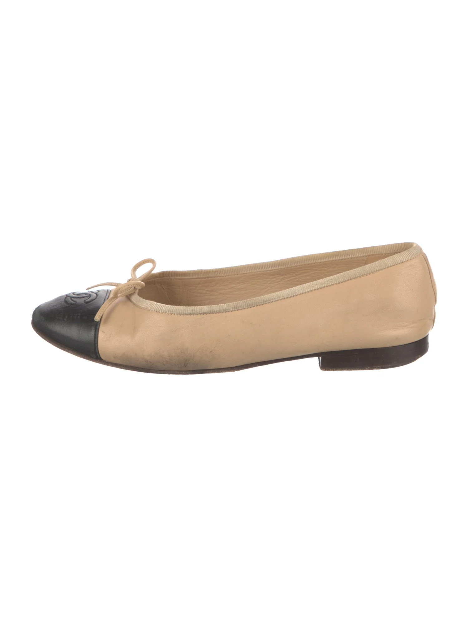 Interlocking CC Logo Leather Ballet Flats | The RealReal