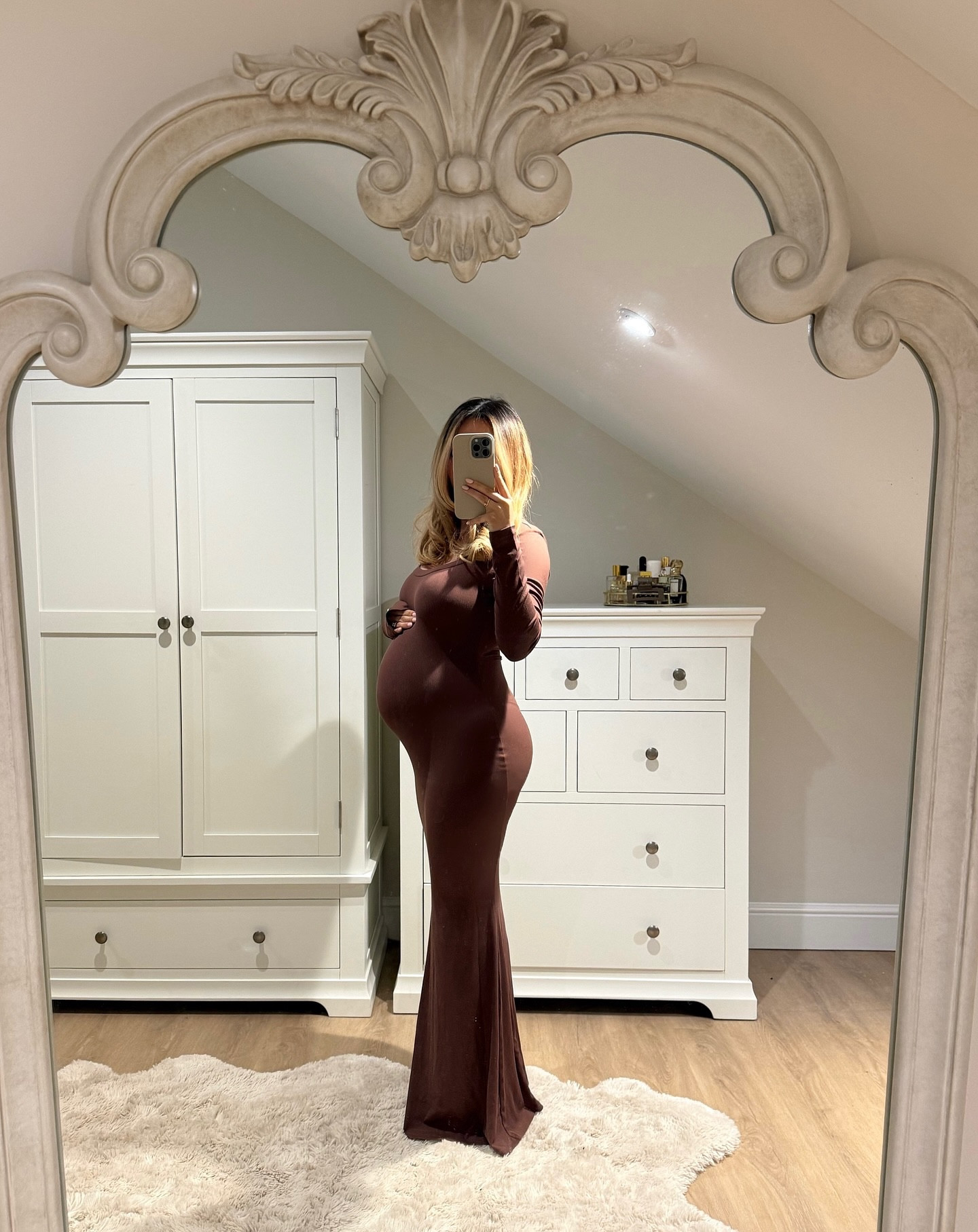 Week 34 Bumpdate 🤎 👶🏼 

wait until I share where this dress is from it’s literally skims material and fits amazing, currently ordering one in every colour…