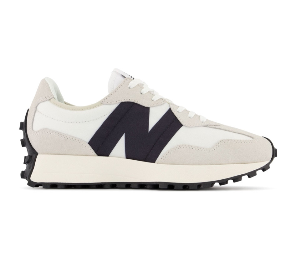 This shoe is having a moment and I'm all about it. #sneaker #tennisshoe

#LTKShoeCrush