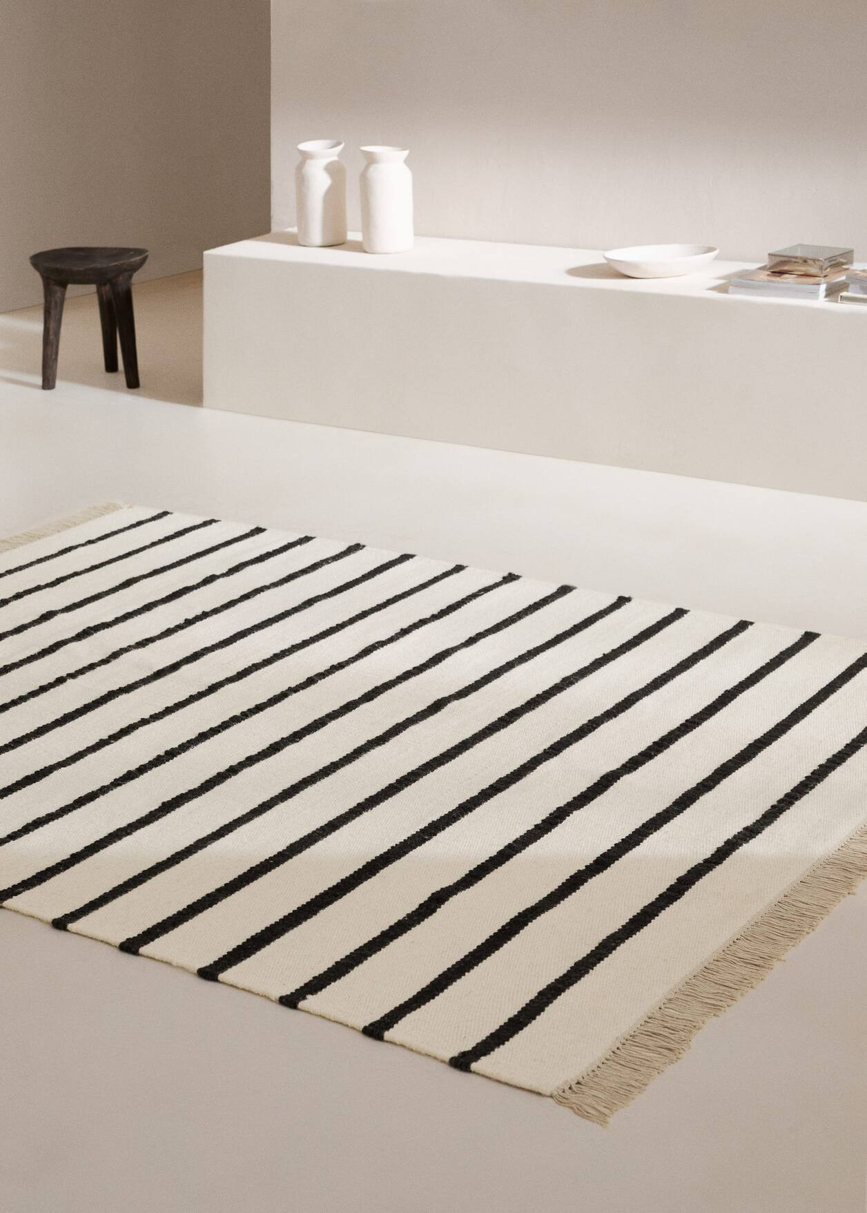 100% wool striped fringed rug -  Home | Mango Home Netherlands | MANGO (NL)