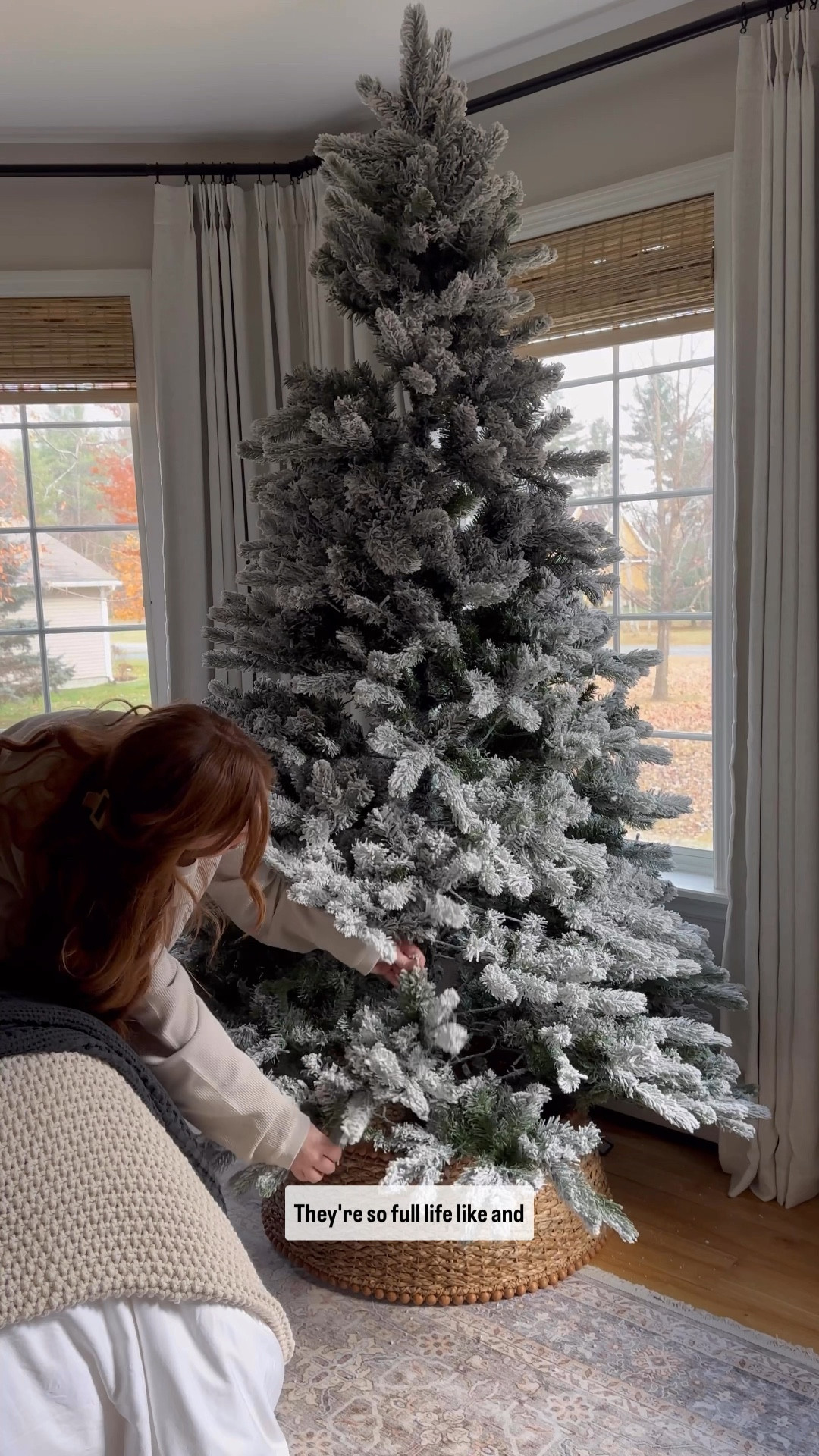 7.5 foot flocked Christmas tree from king of Christmas ! 

#LTKVideo #LTKSeasonal #LTKHoliday