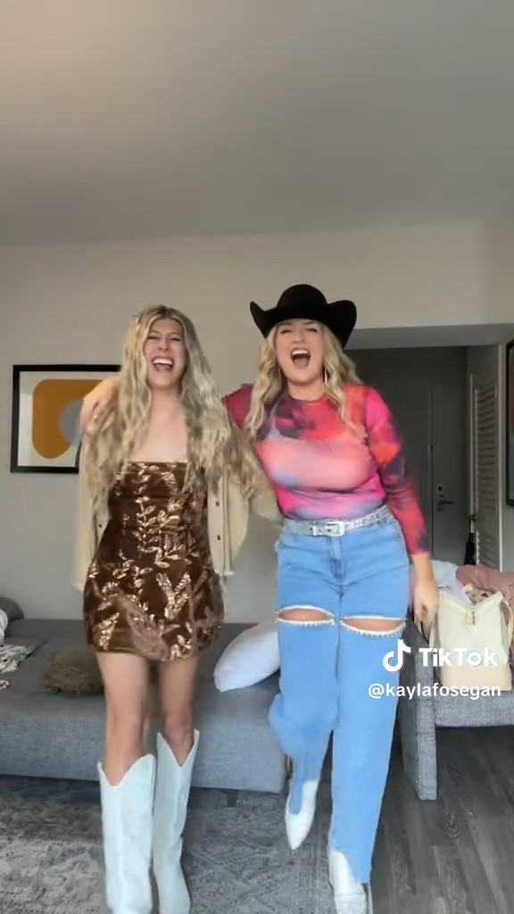 Like Slay 🤍✨ Kelsea Ballerini Outfit Inspiration 


Western Outfit | Country Concert | Sparkle Outfits | Nashville 

#LTKFindsUnder100 #LTKStyleTip #LTKWatchNow