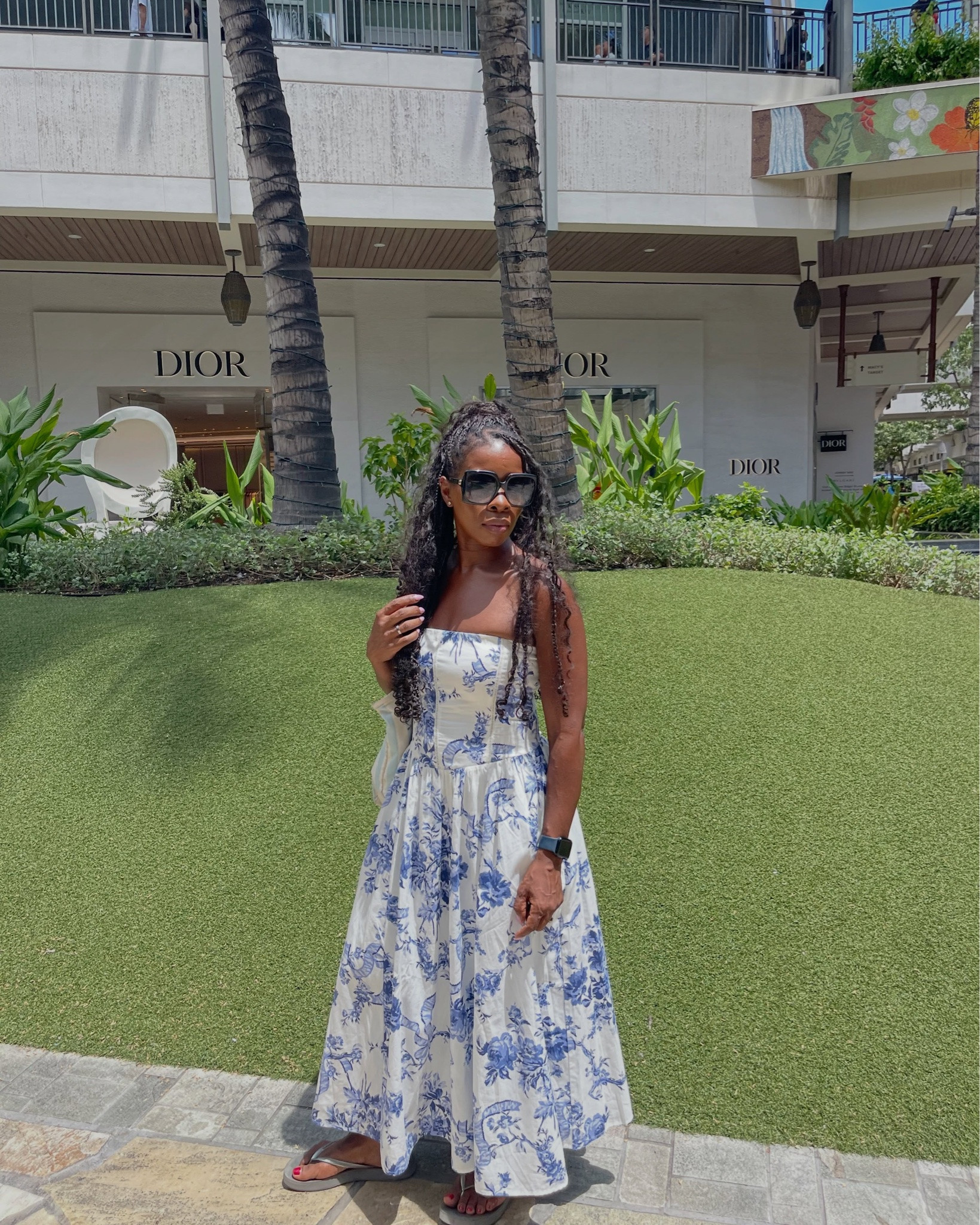 Starting the month off with some retail therapy followed by dolphin encounters! 🙌🏾🛍️🌊🐬

Hawaii

#LTKTravel #LTKOver40 #LTKSeasonal