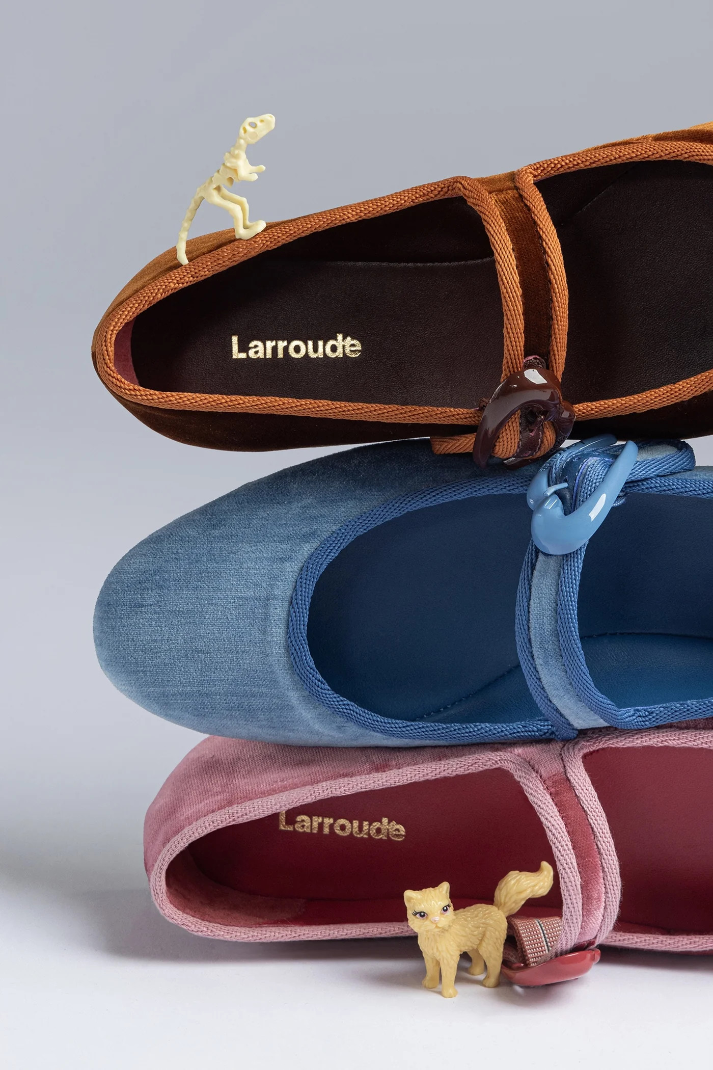 Verona Ballet Flat In Lampone Velvet | Larroude