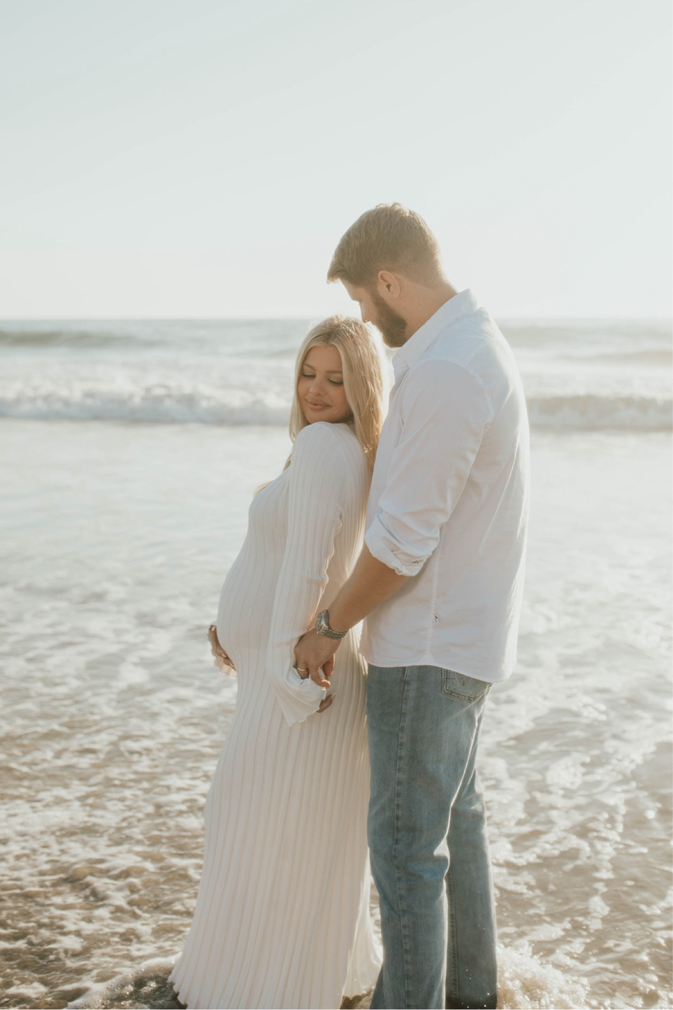 dissh off white long sleeve midi dress maternity

#LTKBump #LTKFamily #LTKBaby