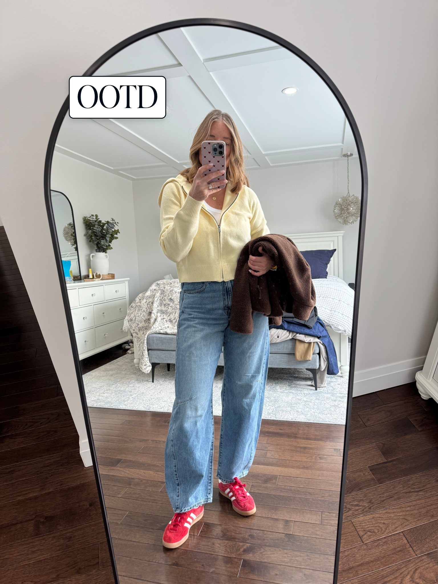 Early spring OOTD 
Wearing a M in my tank L in my sweater 
29 in my jeans 

#LTKcanada