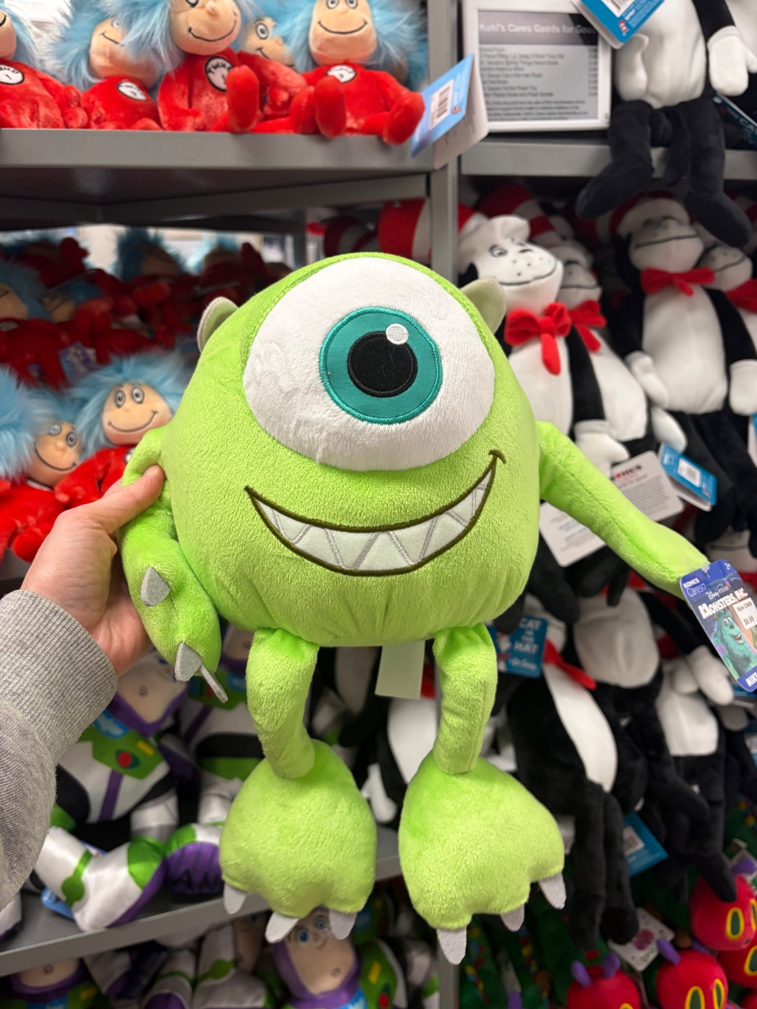 Mike Wazowski plush from Kohls 😍💚

#LTKTravel #LTKKids #LTKmomlife