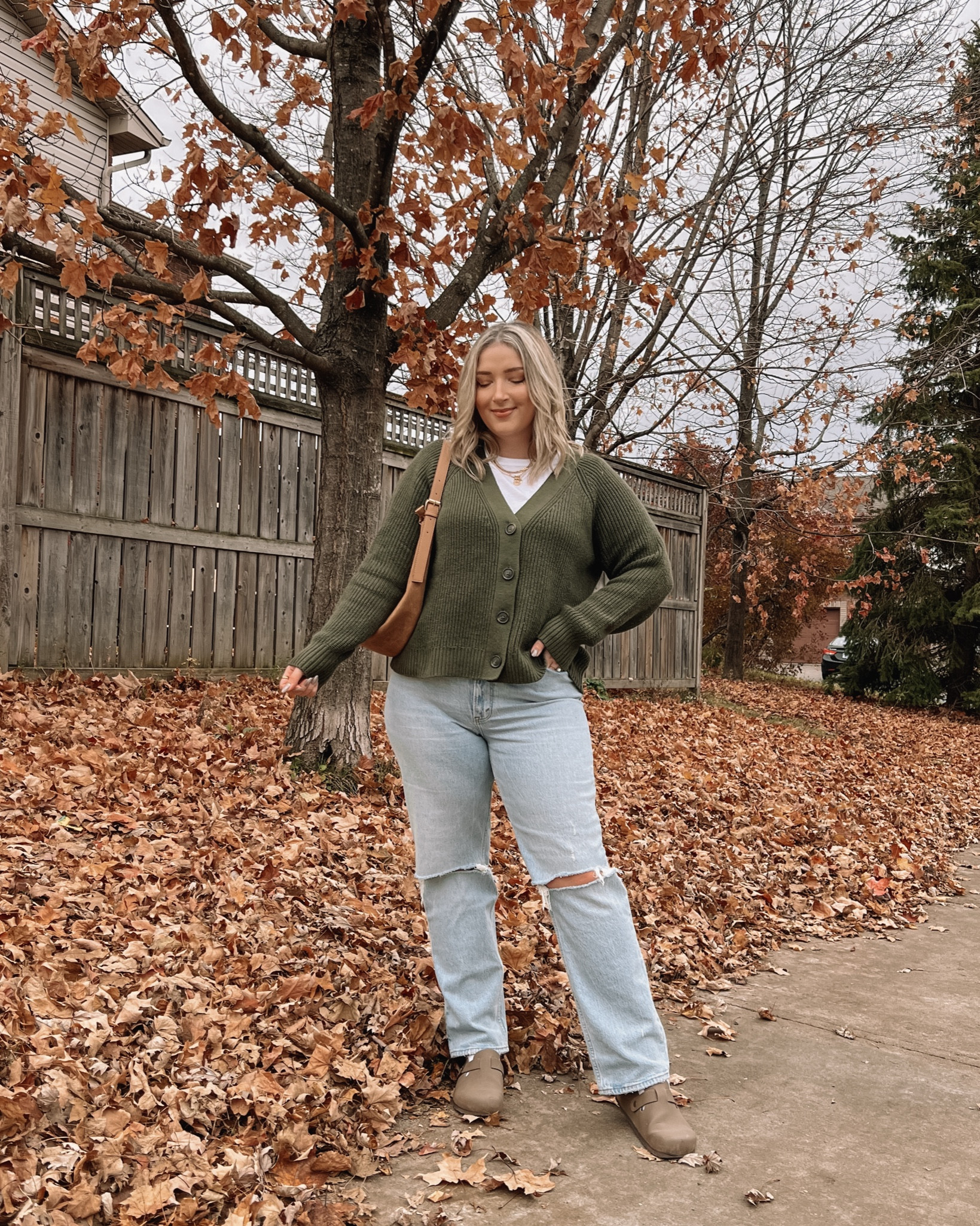 Casual fall outfit on Cyber Monday Sale!Wearing my usual size large in the olive green cardigan. Abercrombie jeans are TTS, wearing size 32. My clogs are an Amazon find and so comfy! I’m usually a size 9.5-10 and wear a 10 in these


#LTKsale #LTKstyletip #LTKmidsize