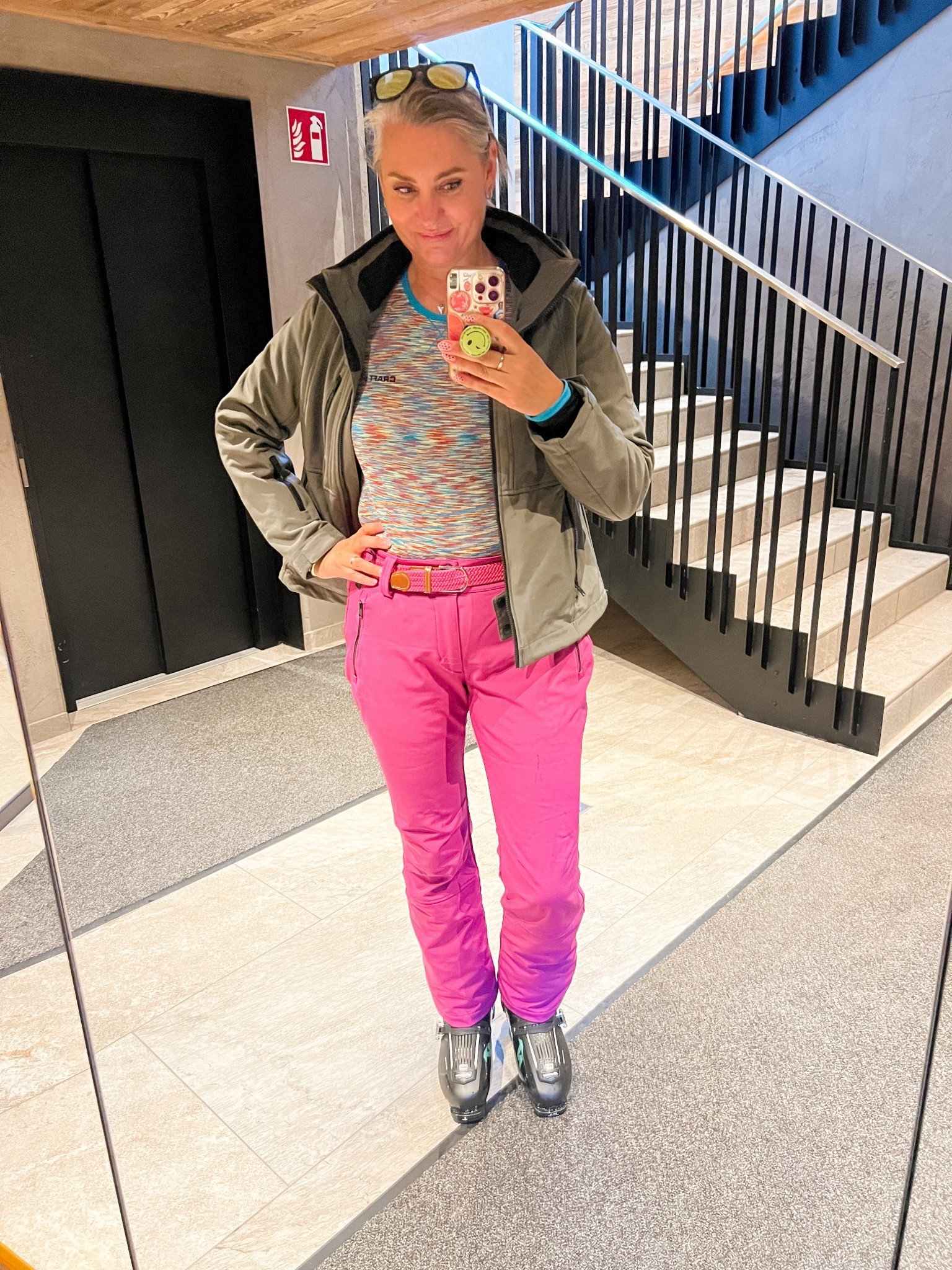 OOTD - Maandag. Koningsdag maar dan op de piste 🥳. Mijn jas en broek zijn van Human Nature (ANWB) en mijn ondershirt is van Craft. Skischoenen van Nordica. 



#LTKeurope #LTKnederlands #LTKfitness