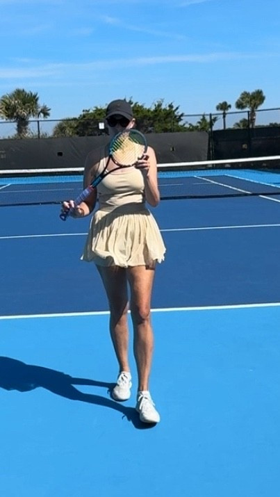 Wilson tennis dress! Size medium! Removal bra pads! Great coverage!