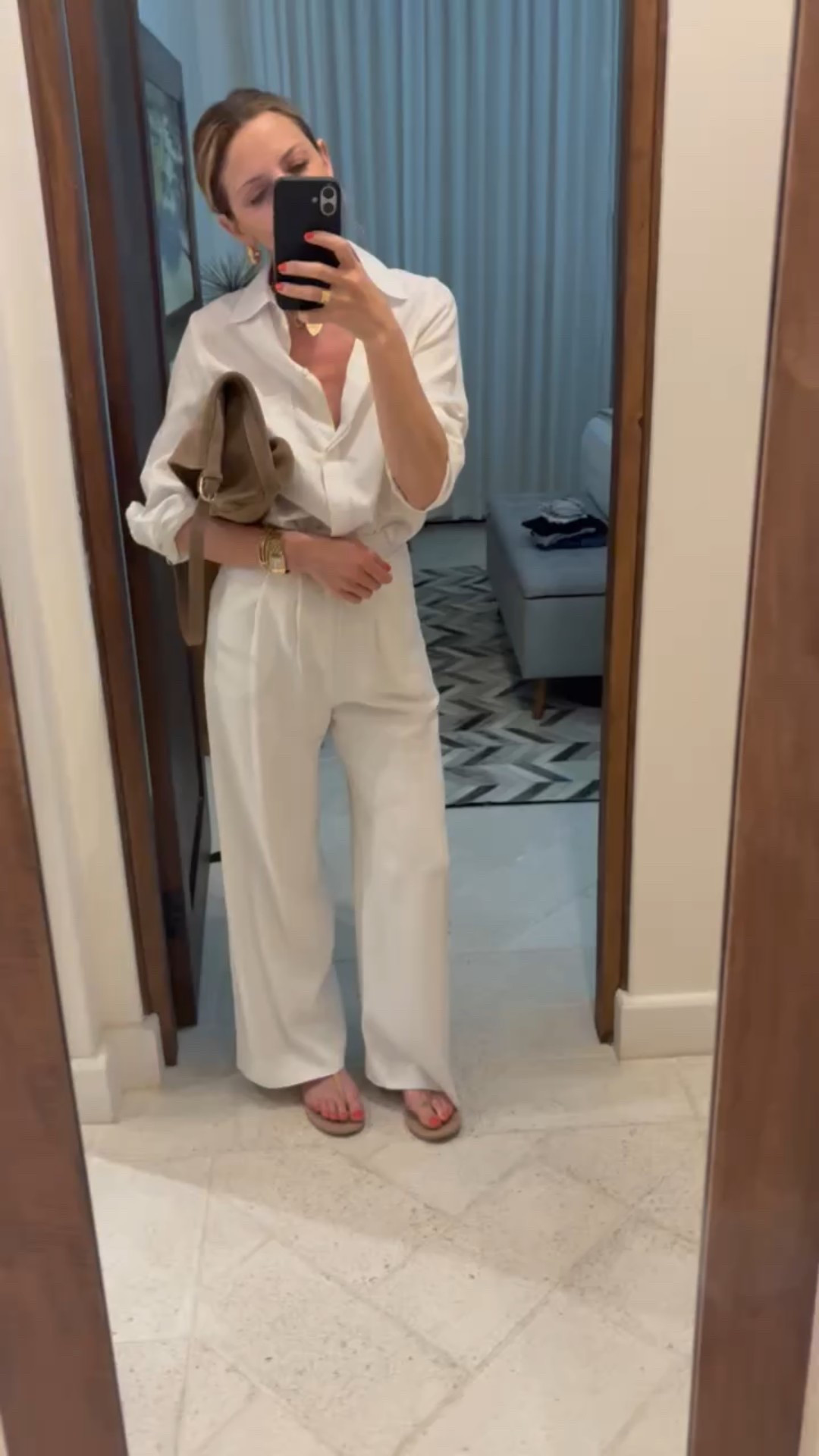 The most perfect bag for my Spring capsule wardrobe. I am loving this color way plus so many others all linked below. #VESTIRSI @shopvestirsi 

#LTKItBag #LTKStyleTip #LTKSeasonal