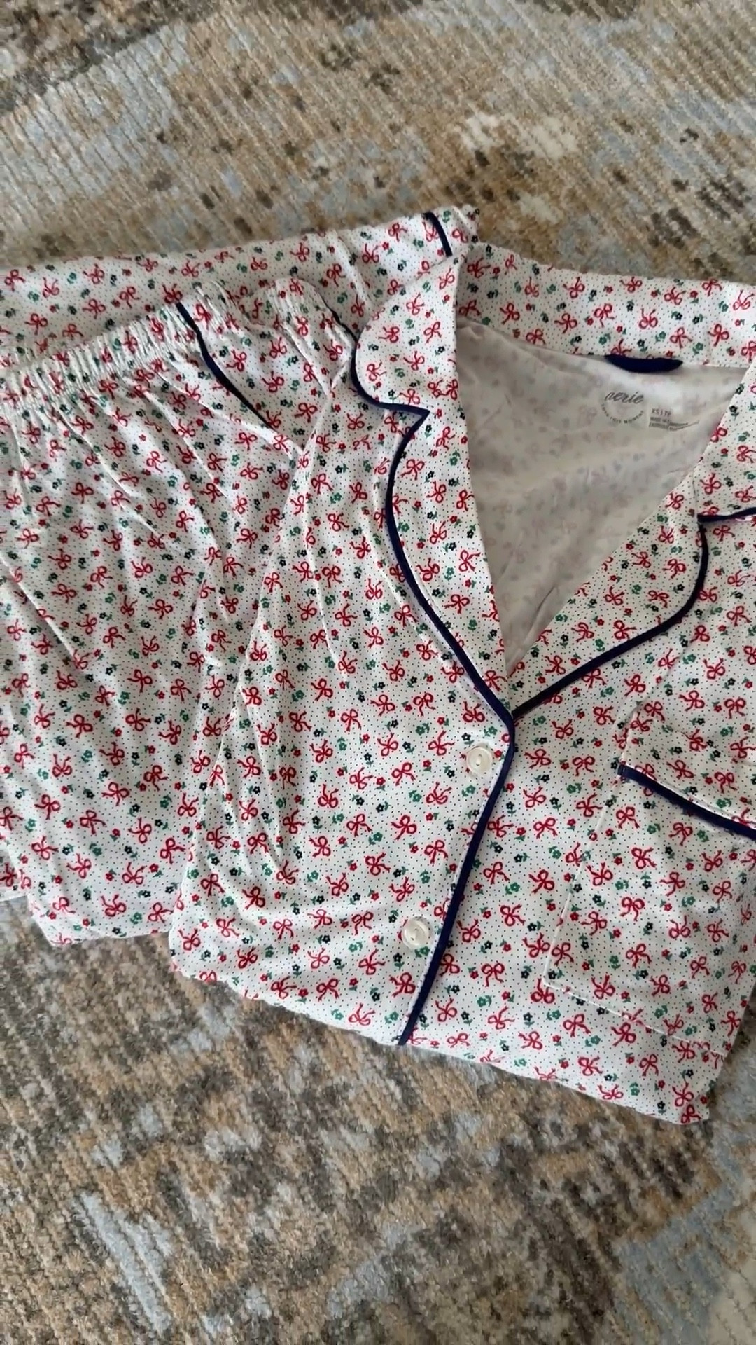 The softest Aerie pajamas you need this Christmas! Comes in so many fun prints and I promise they’ll go fast! Got my teenager the gingerbread ones! 

#LTKHoliday #LTKOver40 #LTKFindsUnder100

#LTKFindsUnder100 #LTKHoliday #LTKOver40