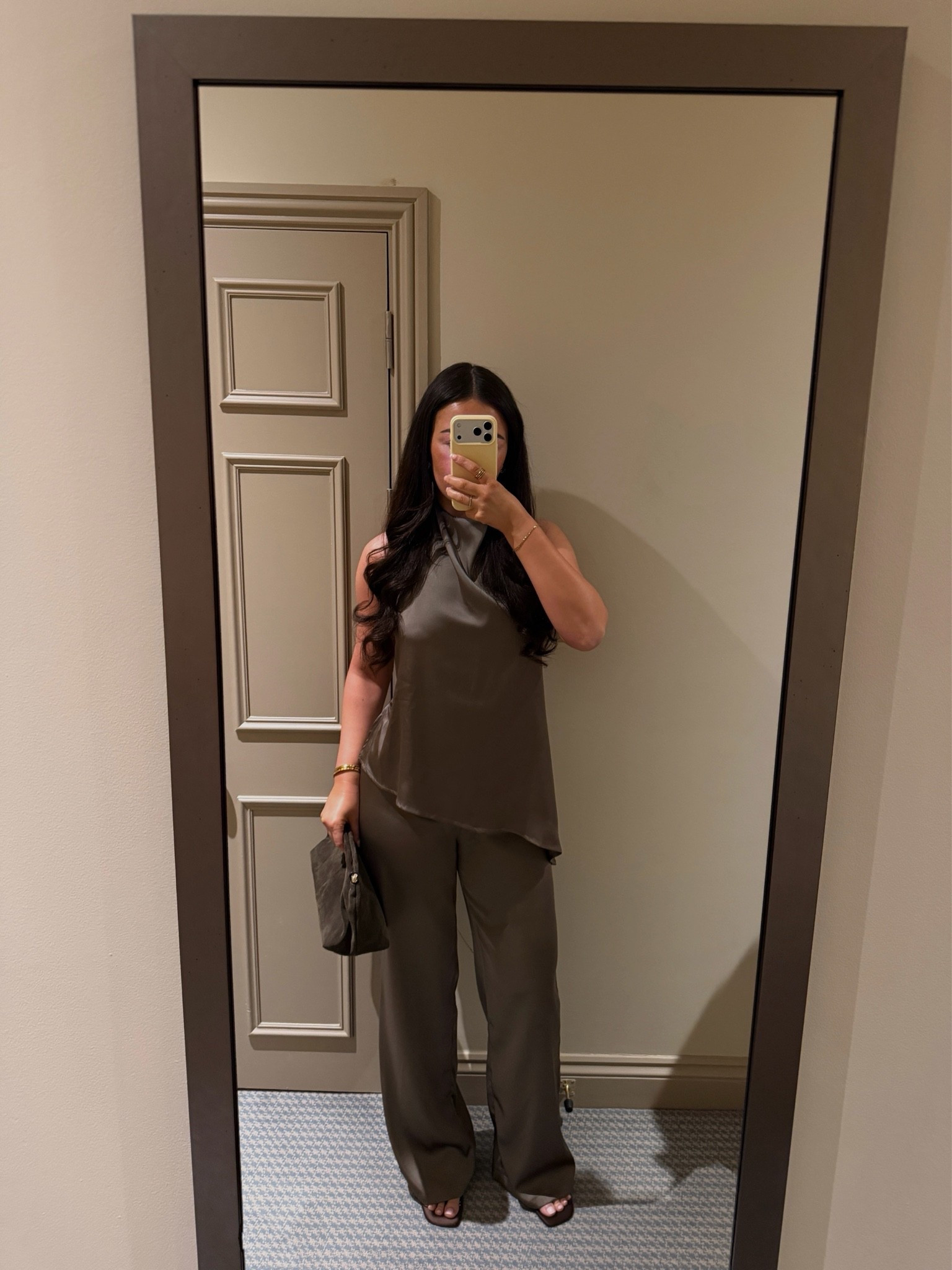 I’m wearing a size 10 🤎

Satin jumpsuit, satin outfit, date night outfit, dressy outfit, PLT outfit, jumpsuit

#LTKuk #LTKsummer #LTKdatenight