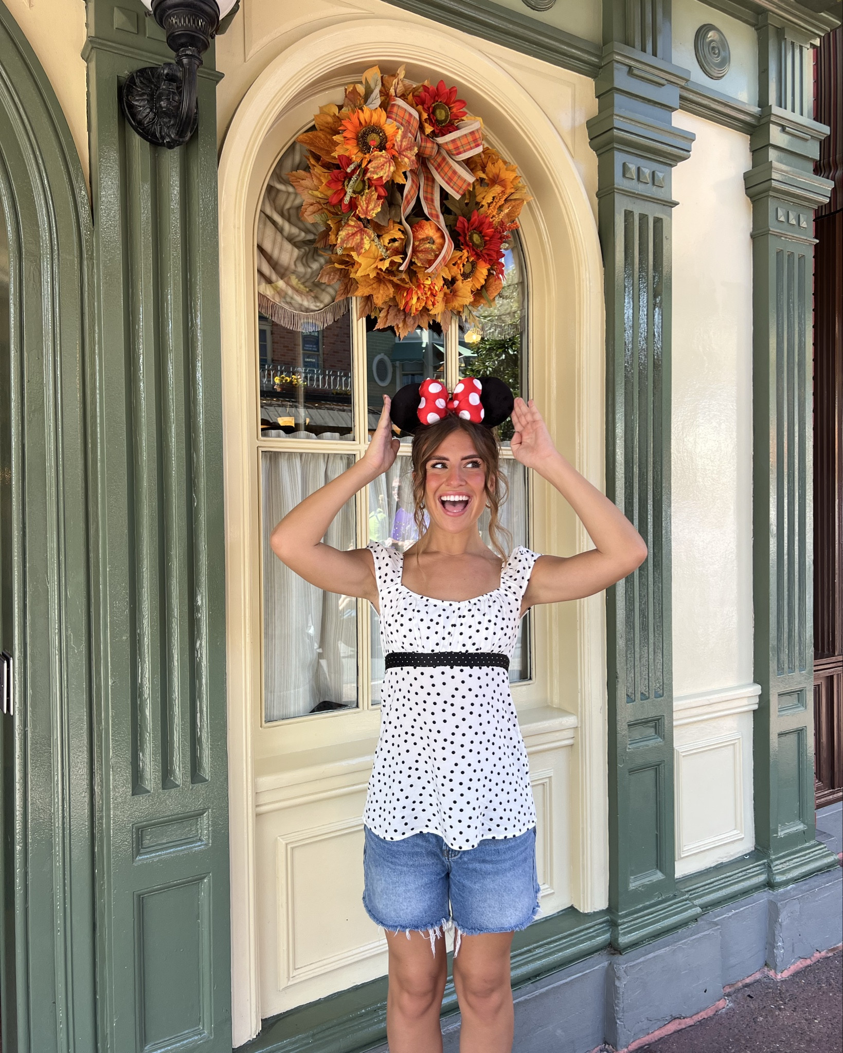 Disney outfit!!!! Loved the polka dots- wearing size XS 